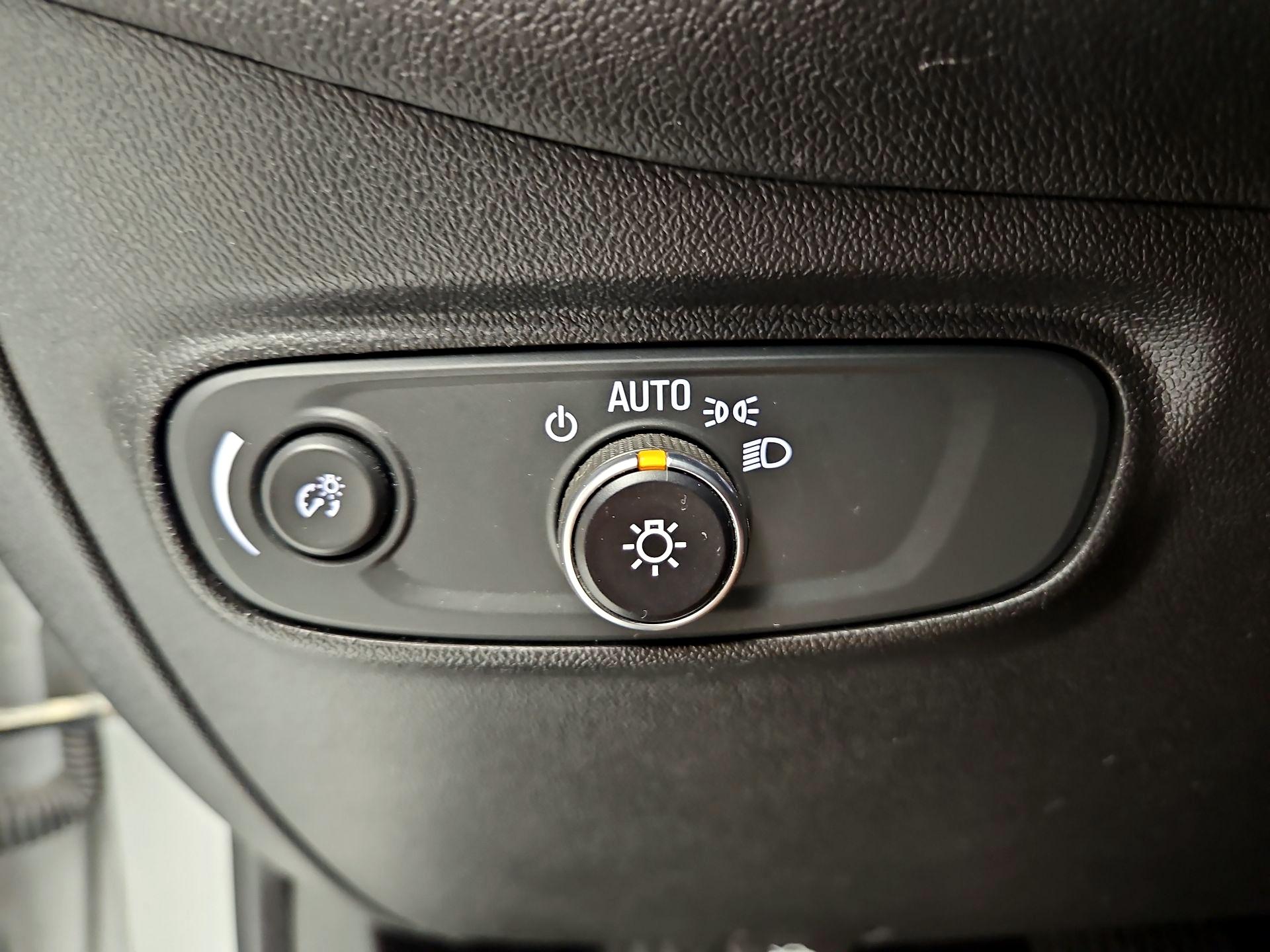 Thumbnail: 2019 Chevrolet Equinox - 13