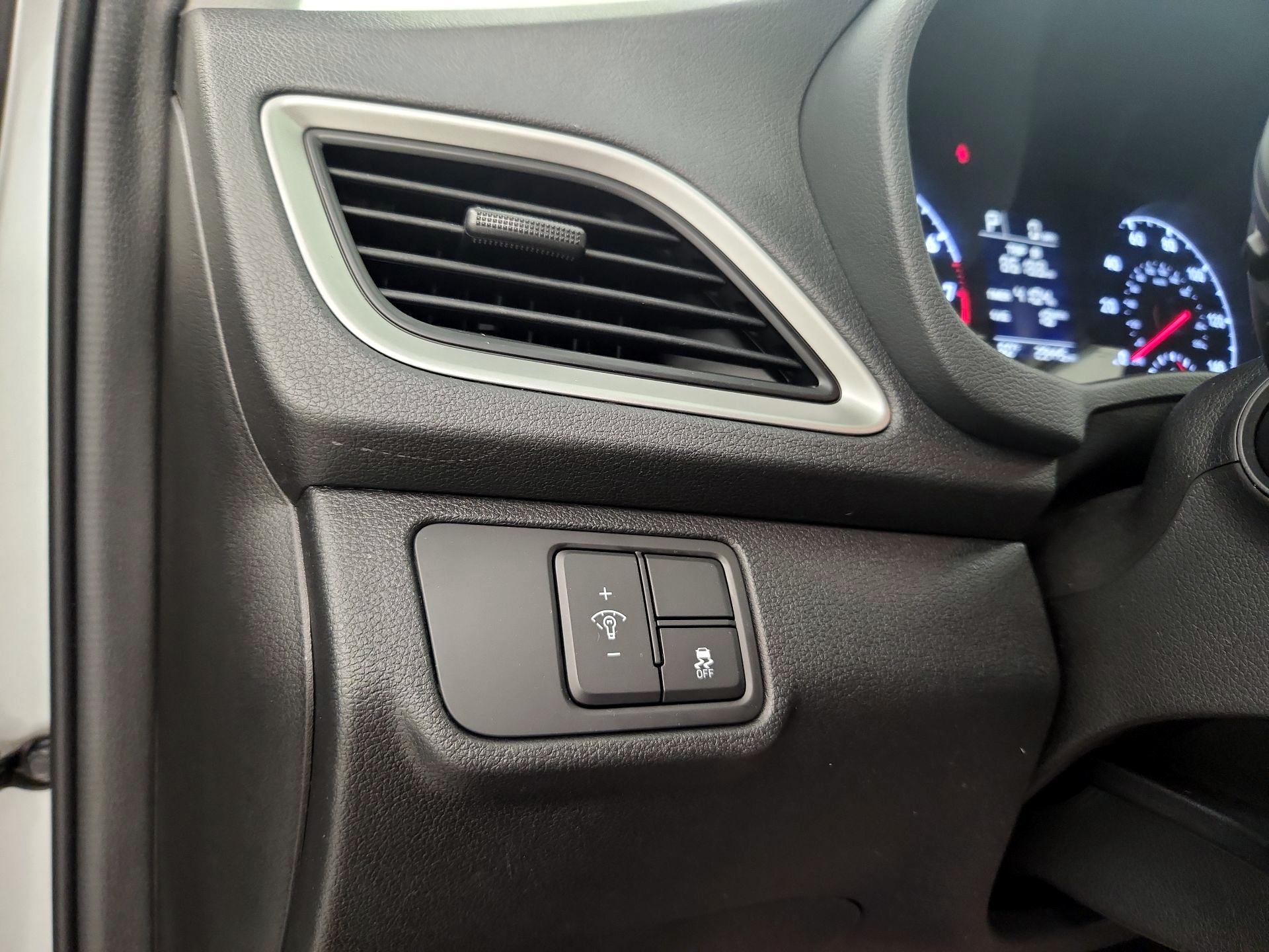 Thumbnail: 2020 Hyundai Accent - 13