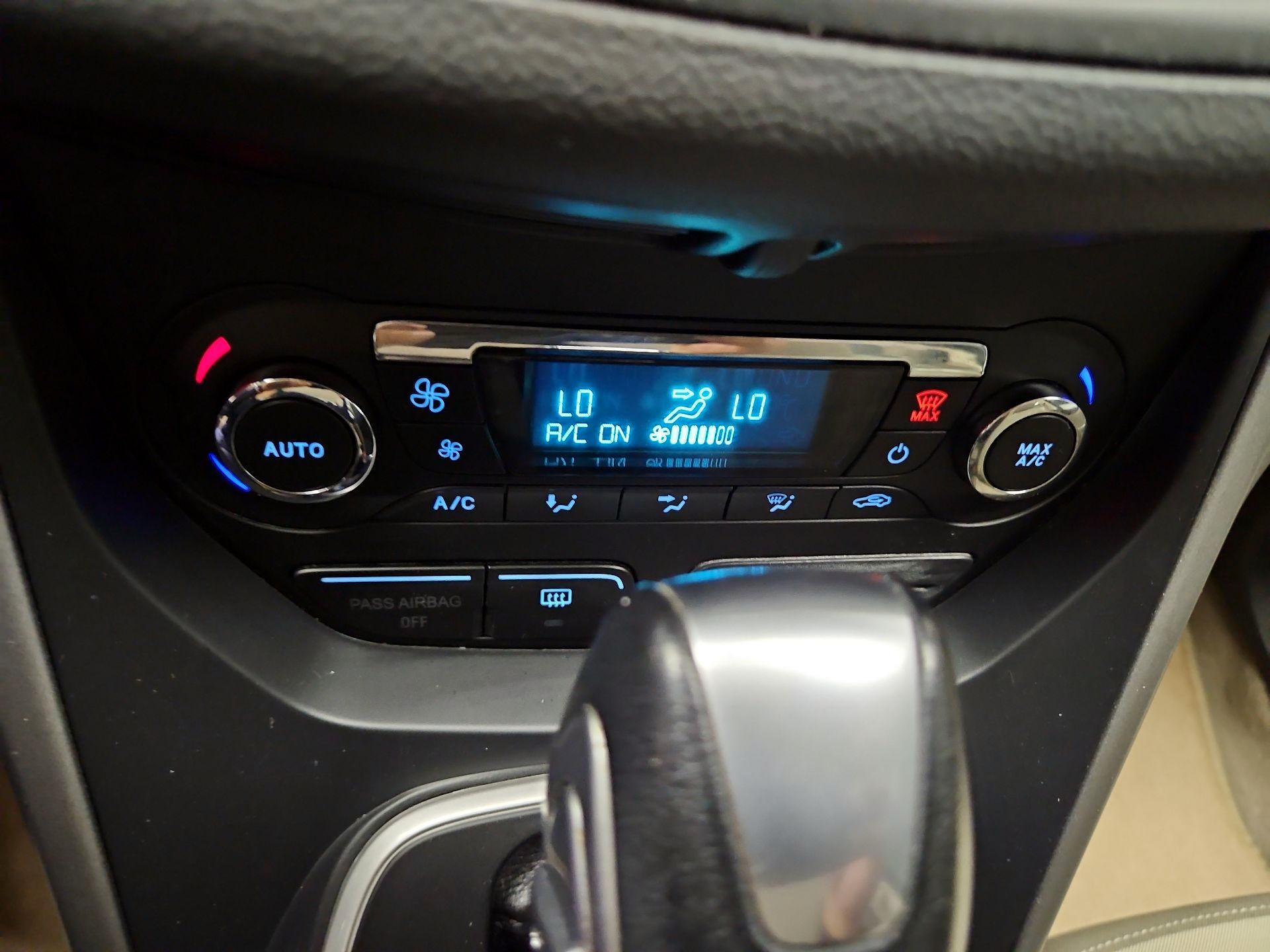 Thumbnail: 2014 Ford C-Max - 15