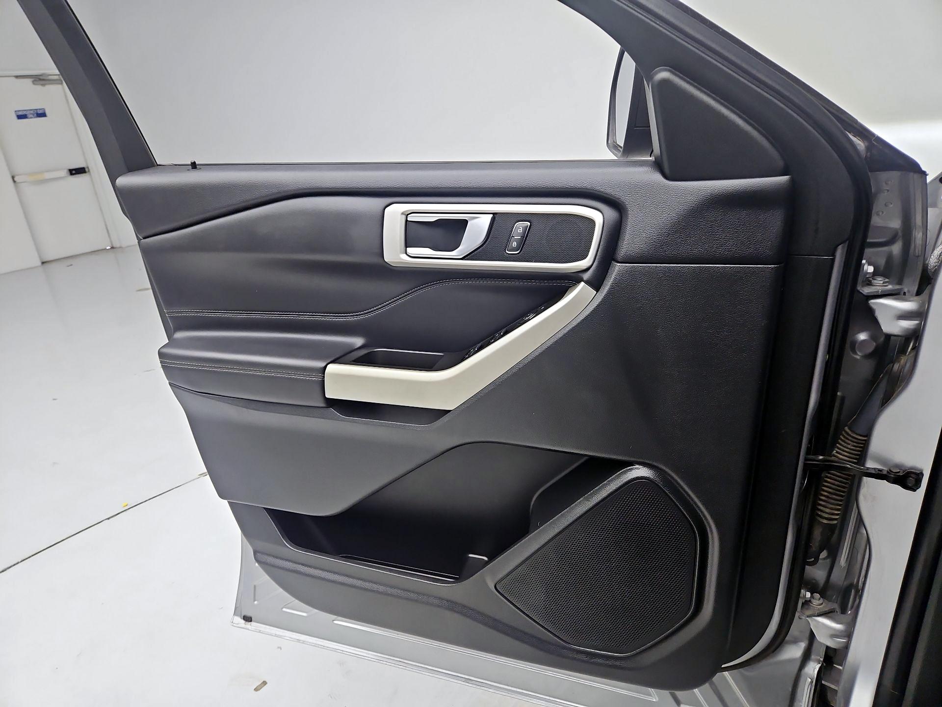 Thumbnail: 2021 Ford Explorer - 10