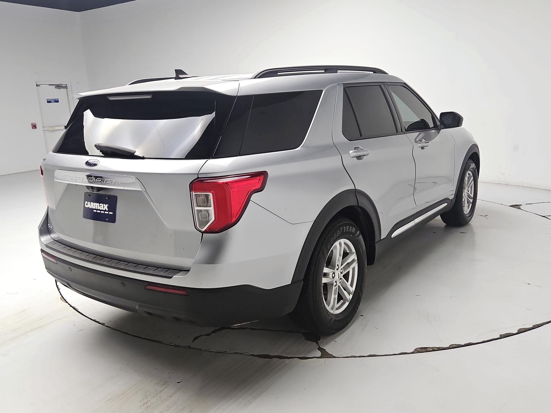 Thumbnail: 2021 Ford Explorer - 5