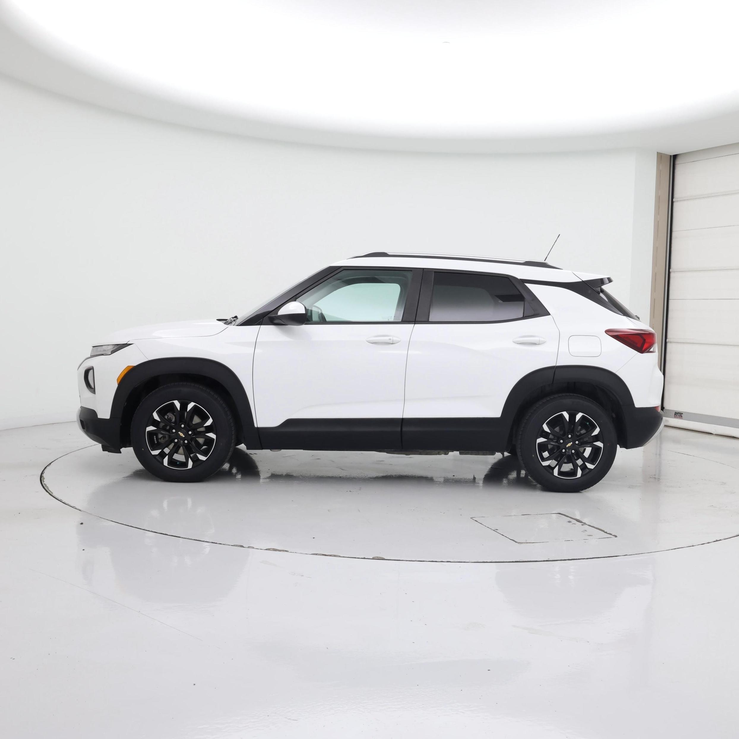 Thumbnail: 2022 Chevrolet TrailBlazer - 3
