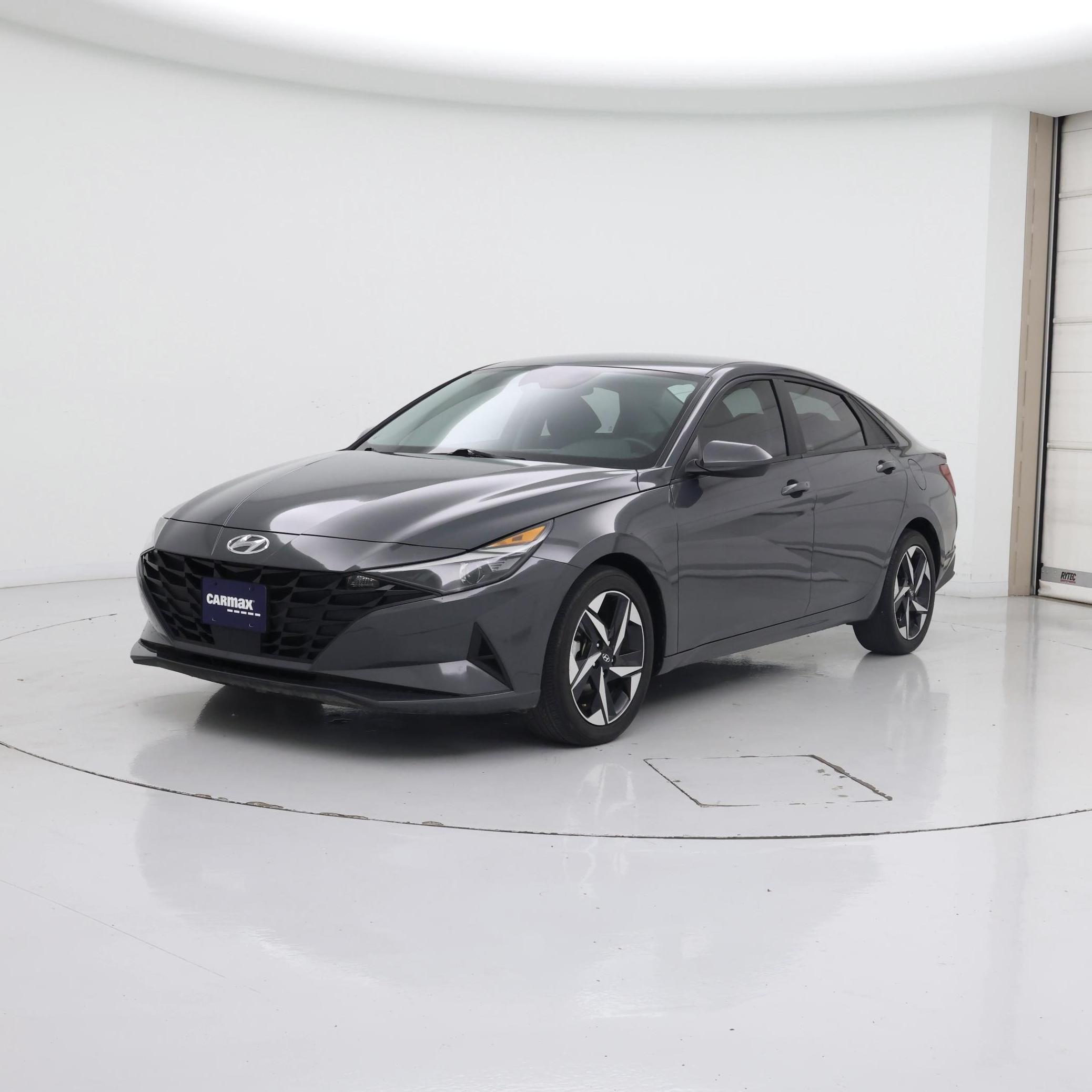Thumbnail: 2023 Hyundai Elantra - 4