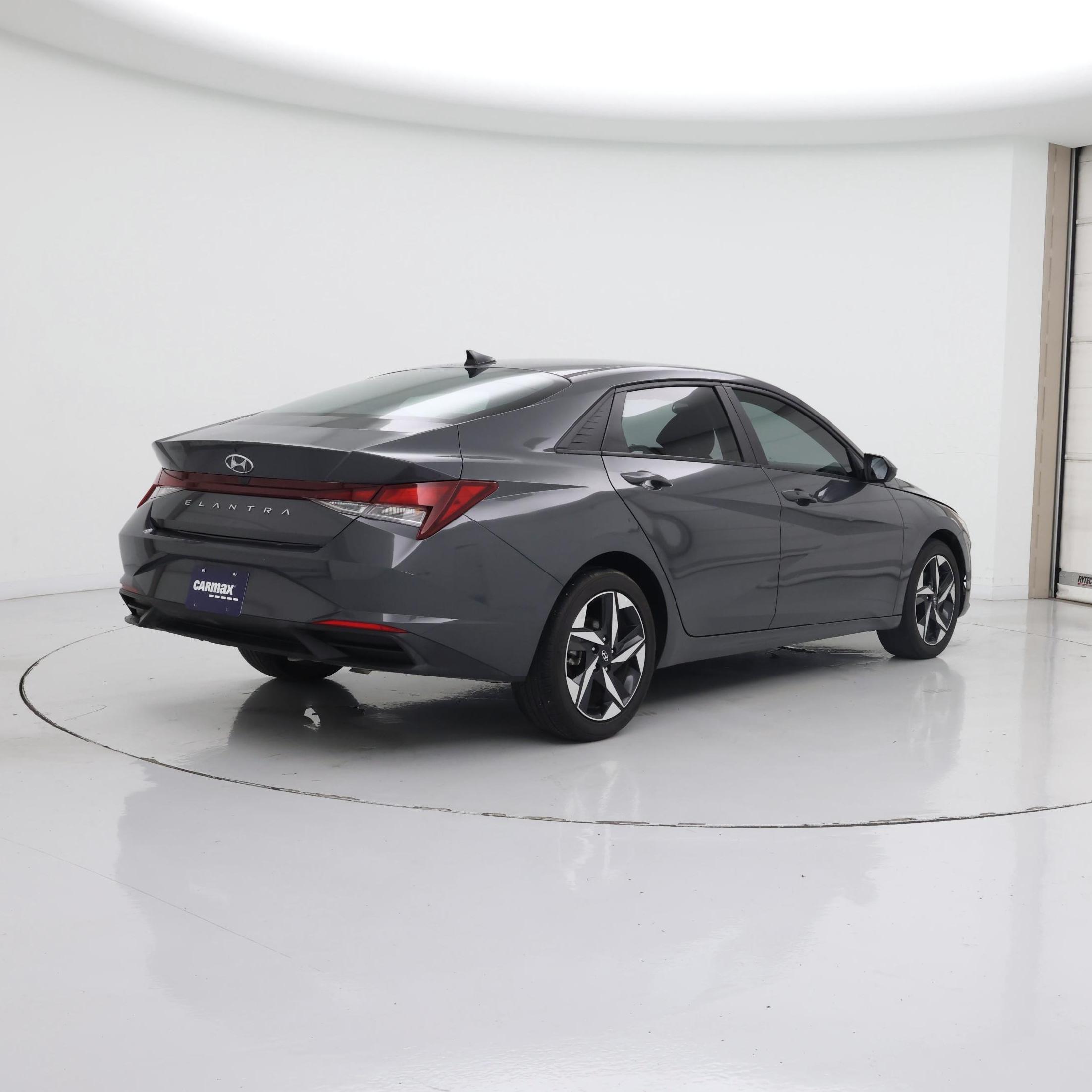 Thumbnail: 2023 Hyundai Elantra - 8