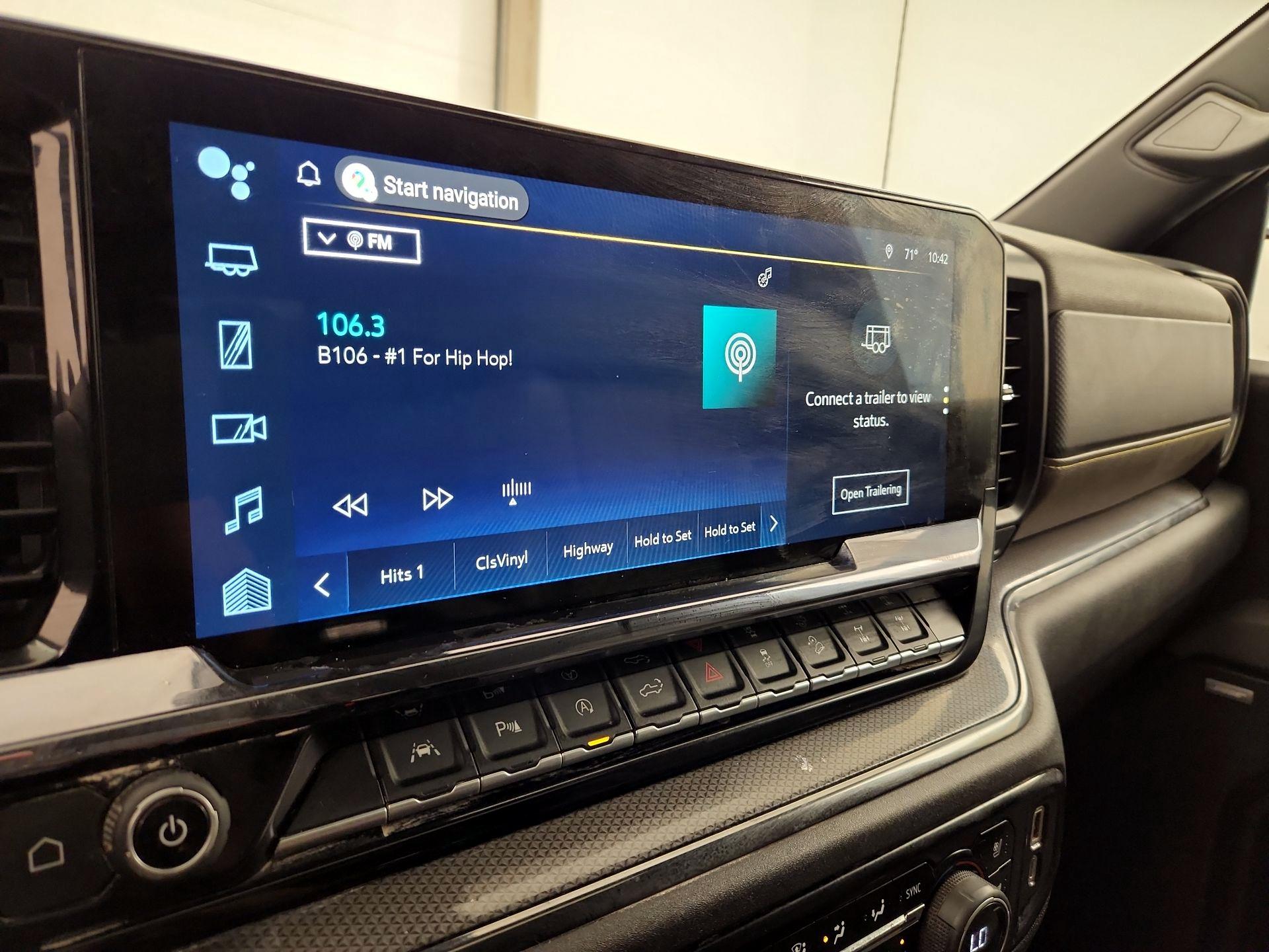 Thumbnail: 2022 Chevrolet Silverado 1500 - 16