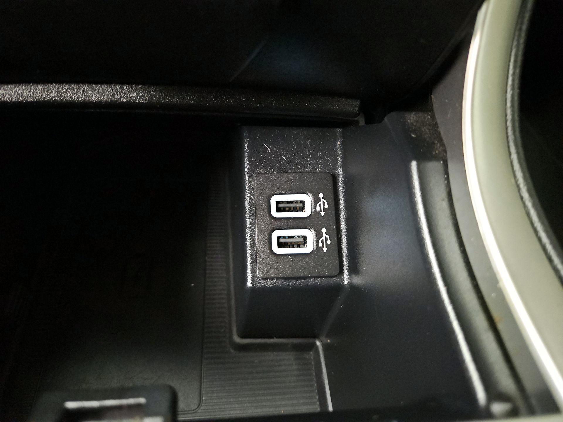 Thumbnail: 2019 Ford Edge - 19