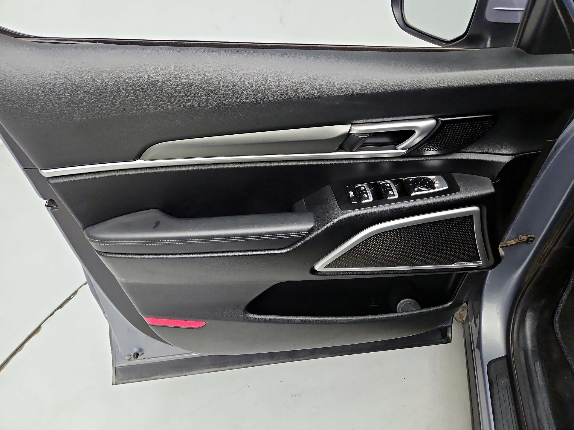 Thumbnail: 2020 Kia Telluride - 12