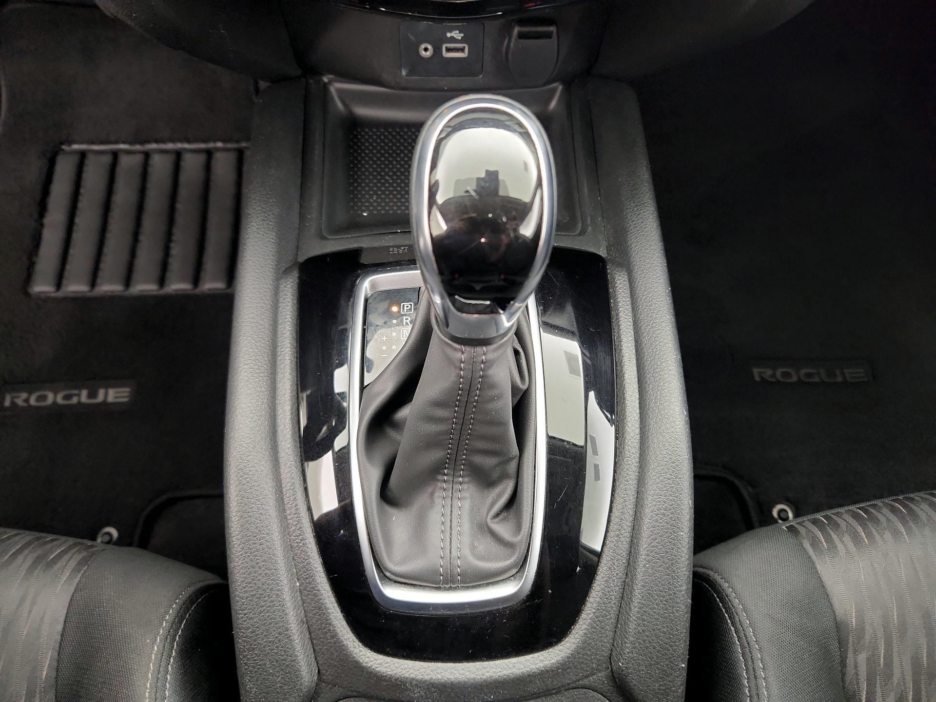 Thumbnail: 2020 Nissan Rogue - 17