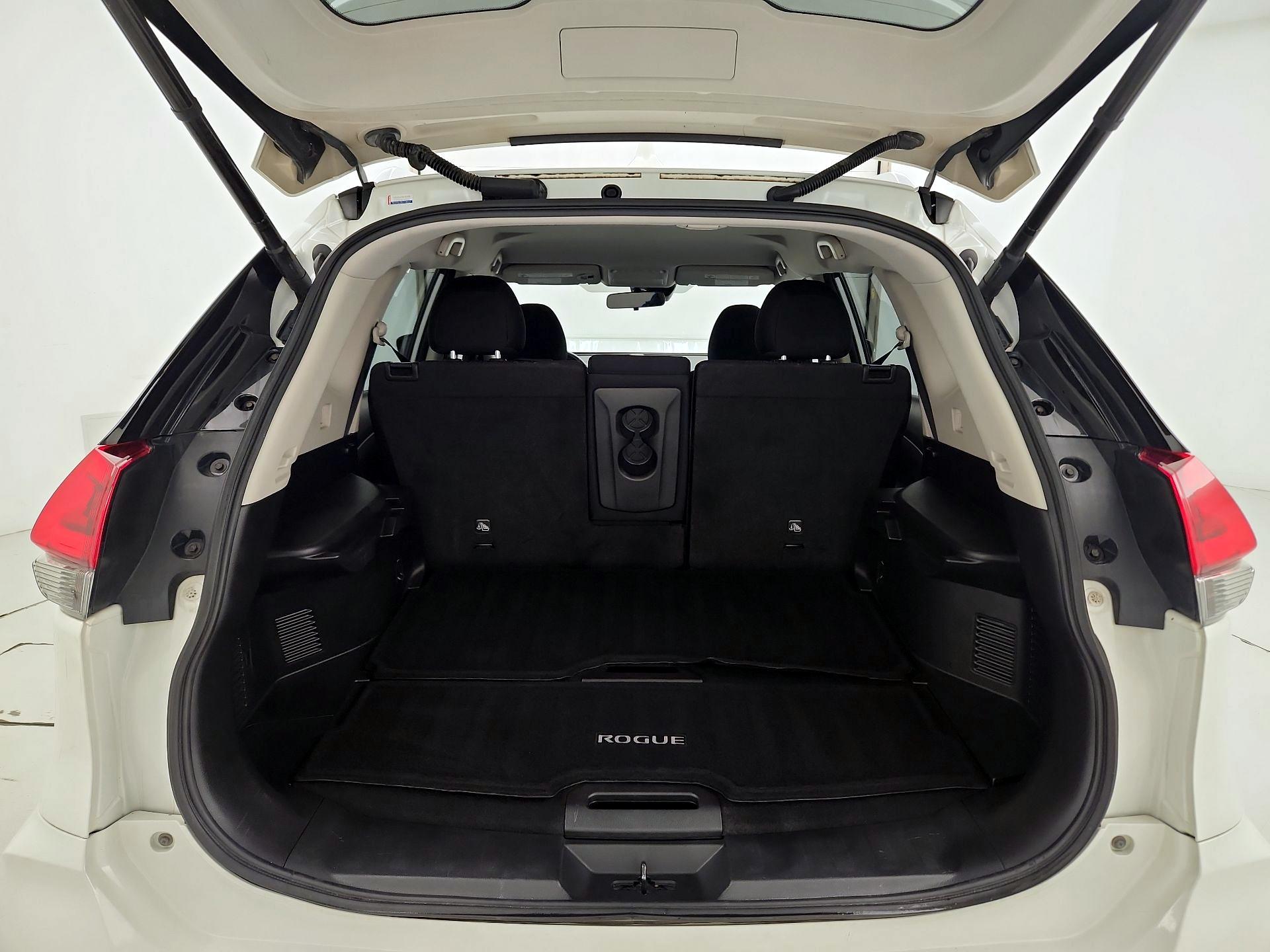 Thumbnail: 2020 Nissan Rogue - 20