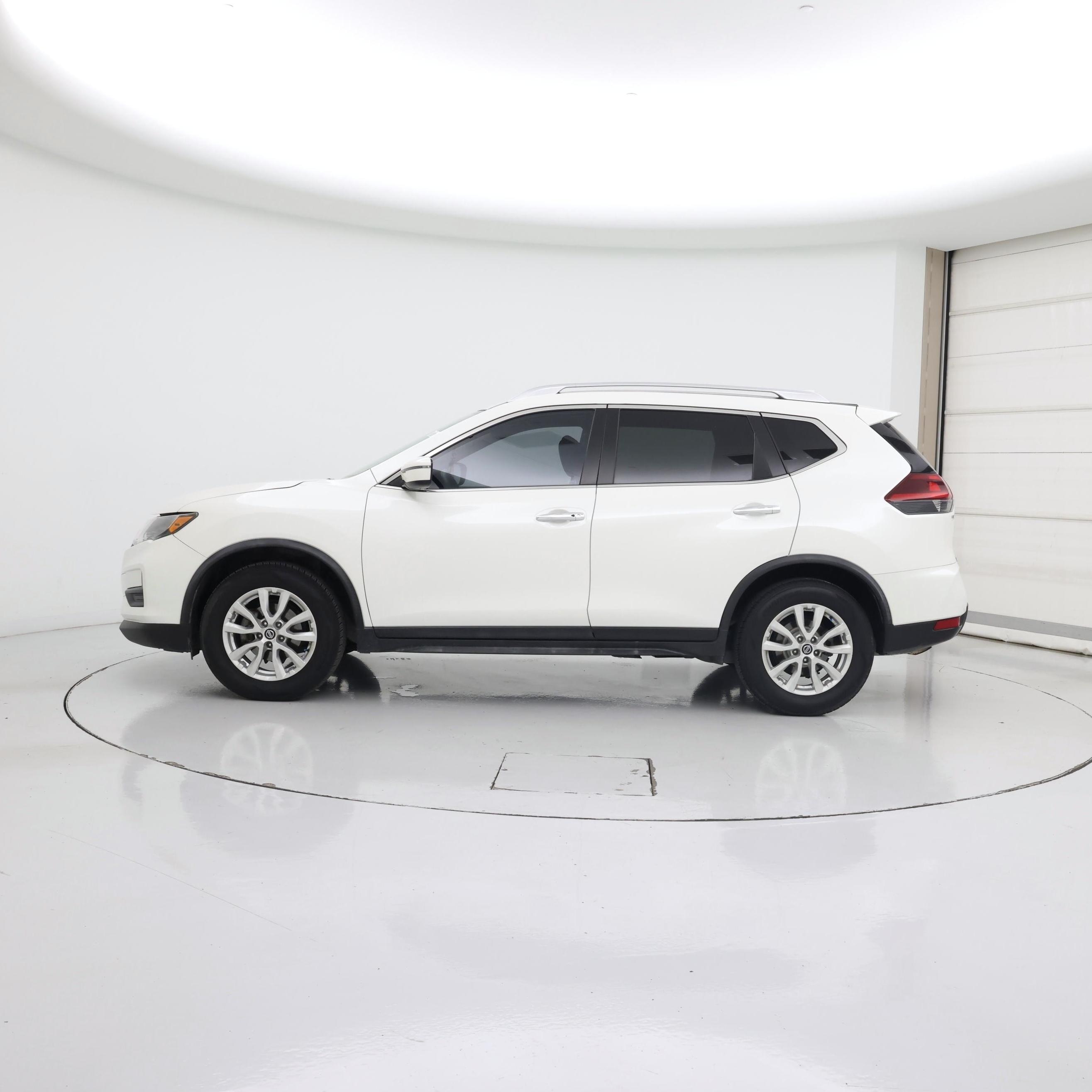 Thumbnail: 2020 Nissan Rogue - 3