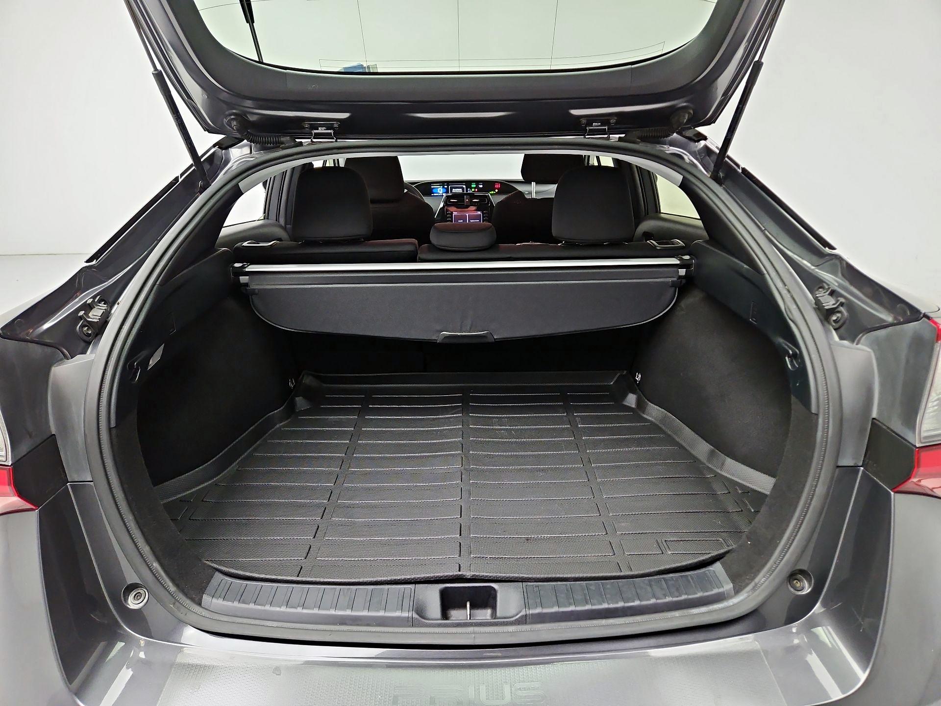 Thumbnail: 2021 Toyota Prius - 20