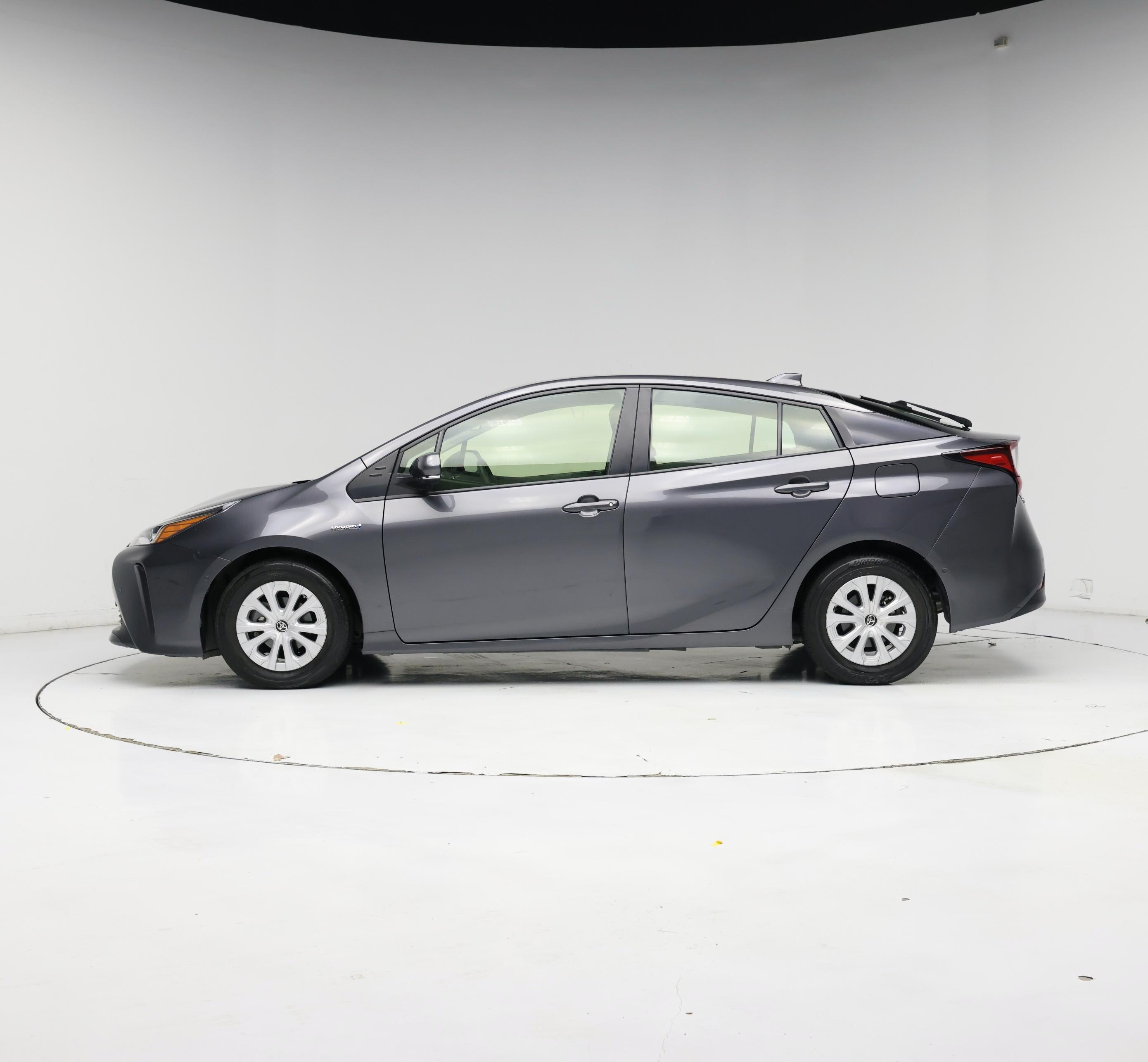 Thumbnail: 2021 Toyota Prius - 3