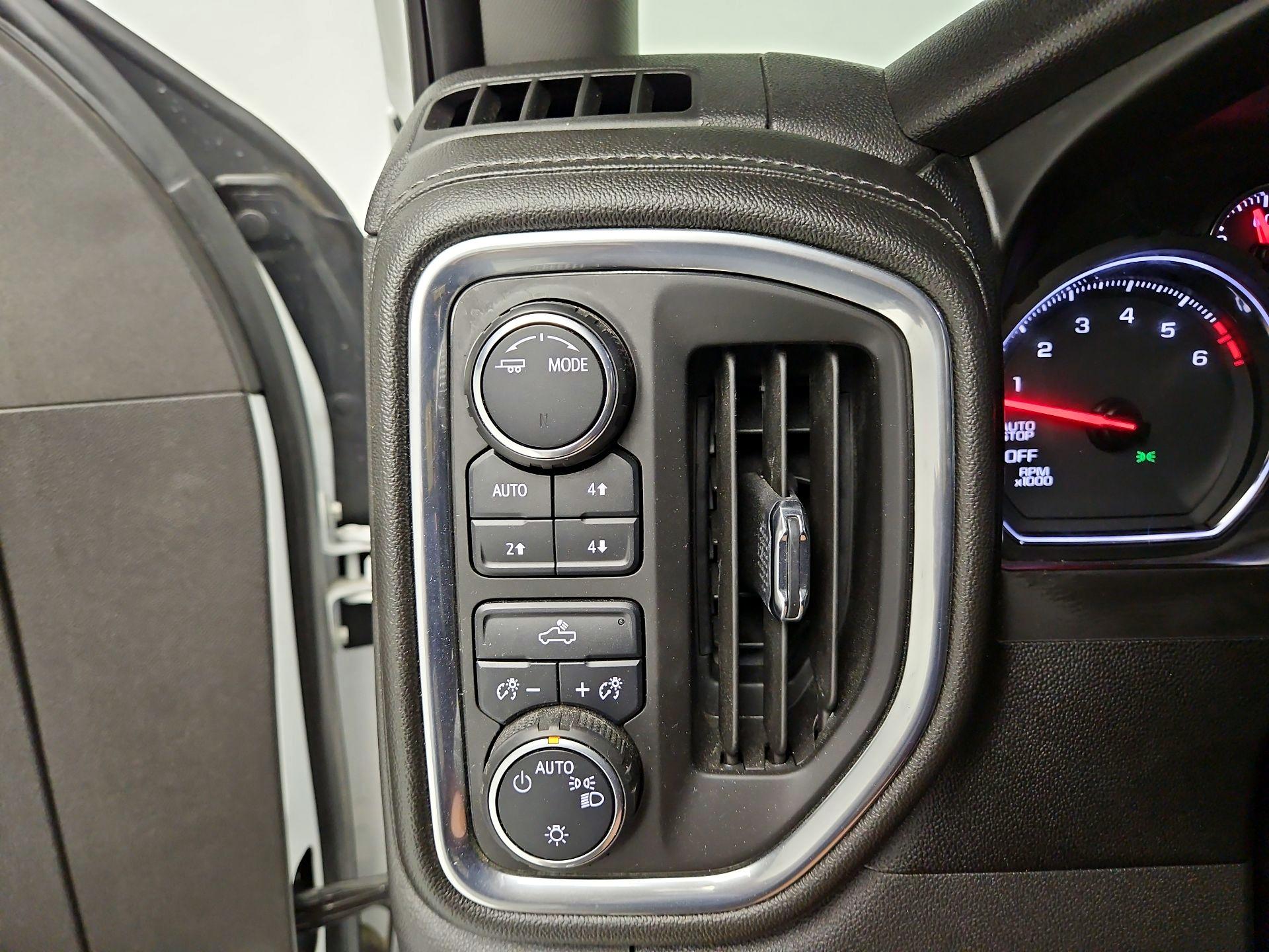 Thumbnail: 2020 Chevrolet Silverado 1500 - 13