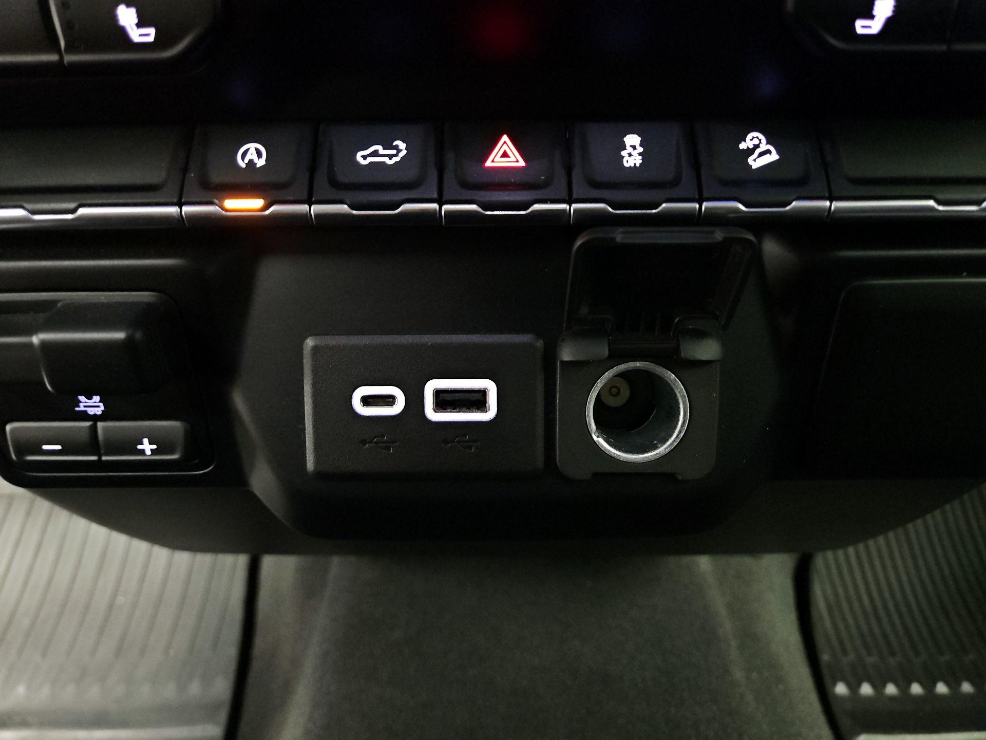 Thumbnail: 2020 Chevrolet Silverado 1500 - 18