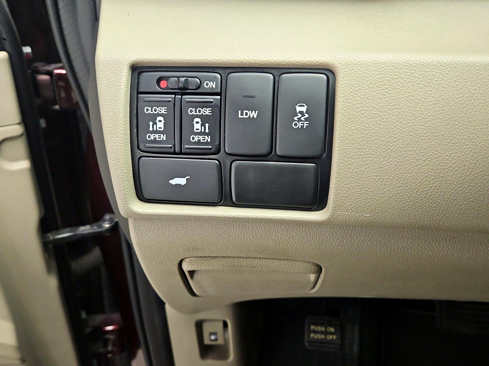 Thumbnail: 2016 Honda Odyssey - 13