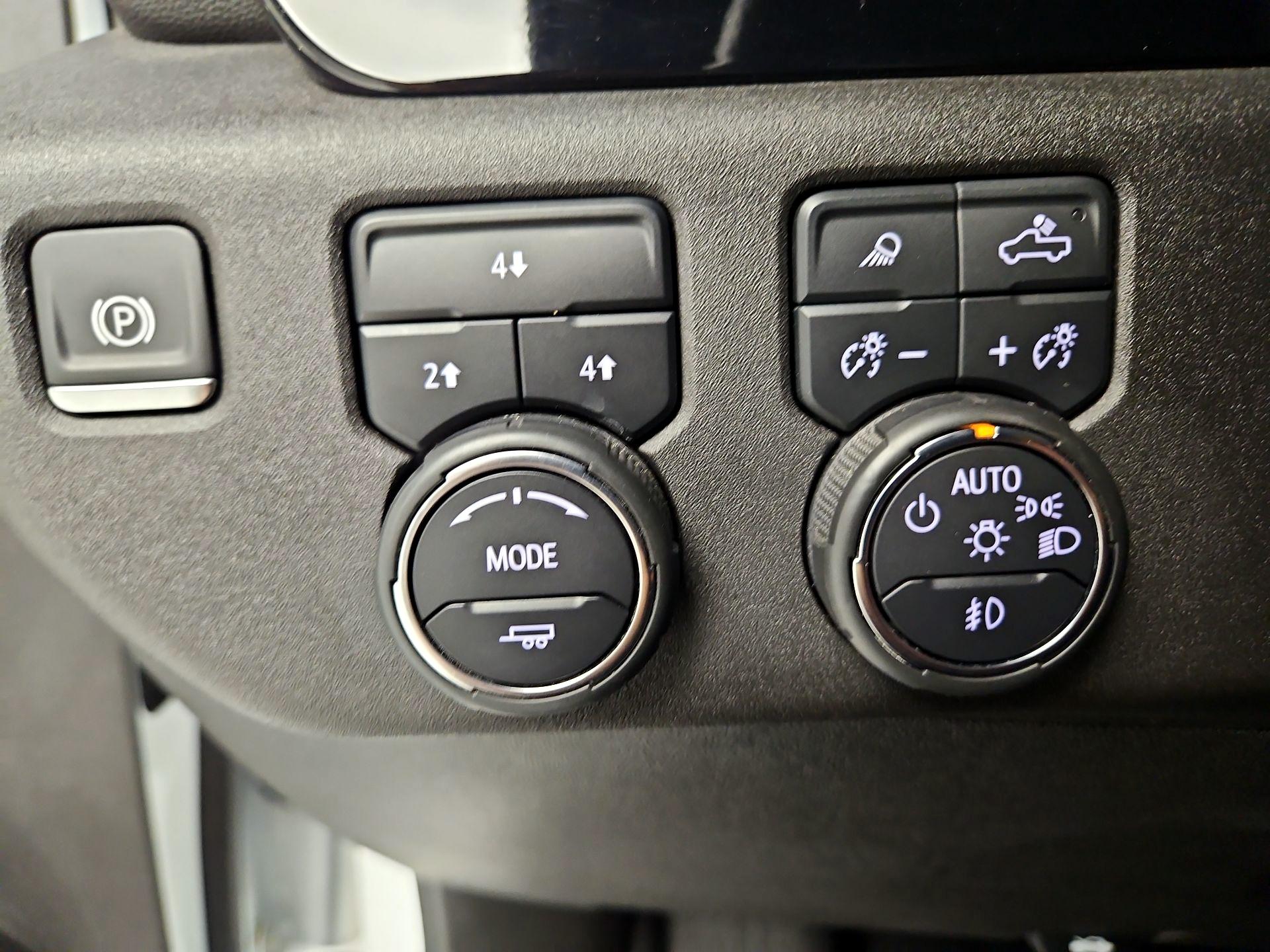 Thumbnail: 2024 Chevrolet Silverado 3500 - 13