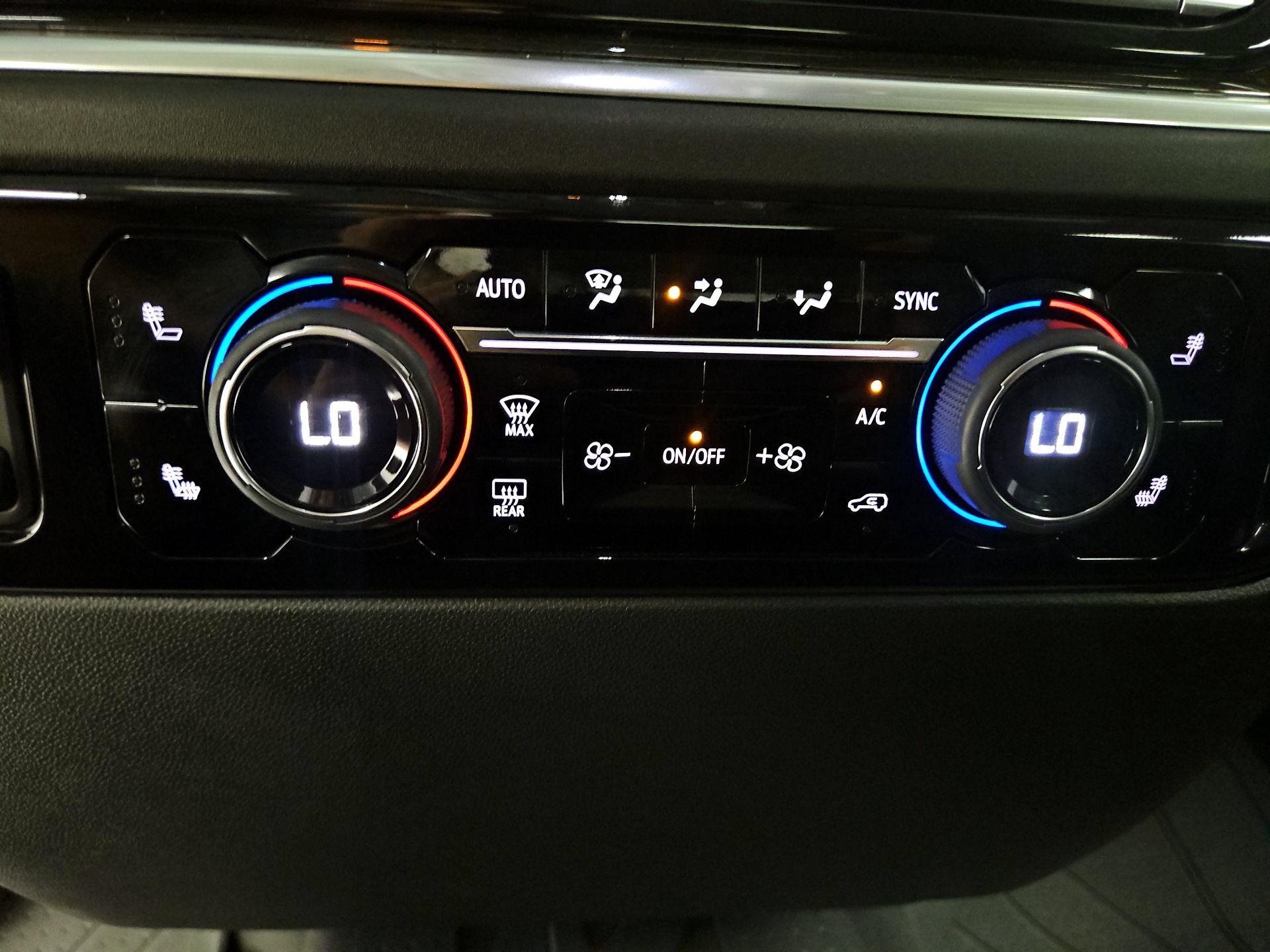 Thumbnail: 2024 Chevrolet Silverado 3500 - 17