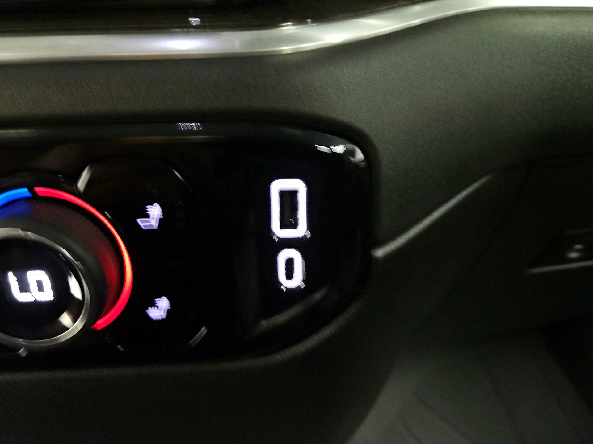 Thumbnail: 2024 Chevrolet Silverado 3500 - 19