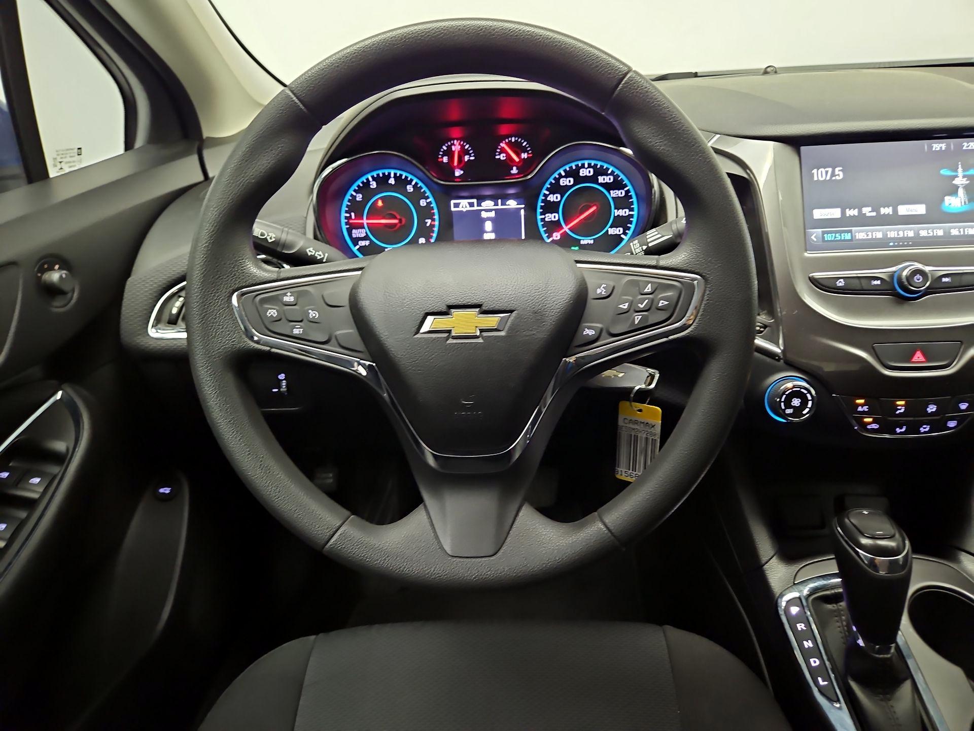 Thumbnail: 2017 Chevrolet Cruze - 10