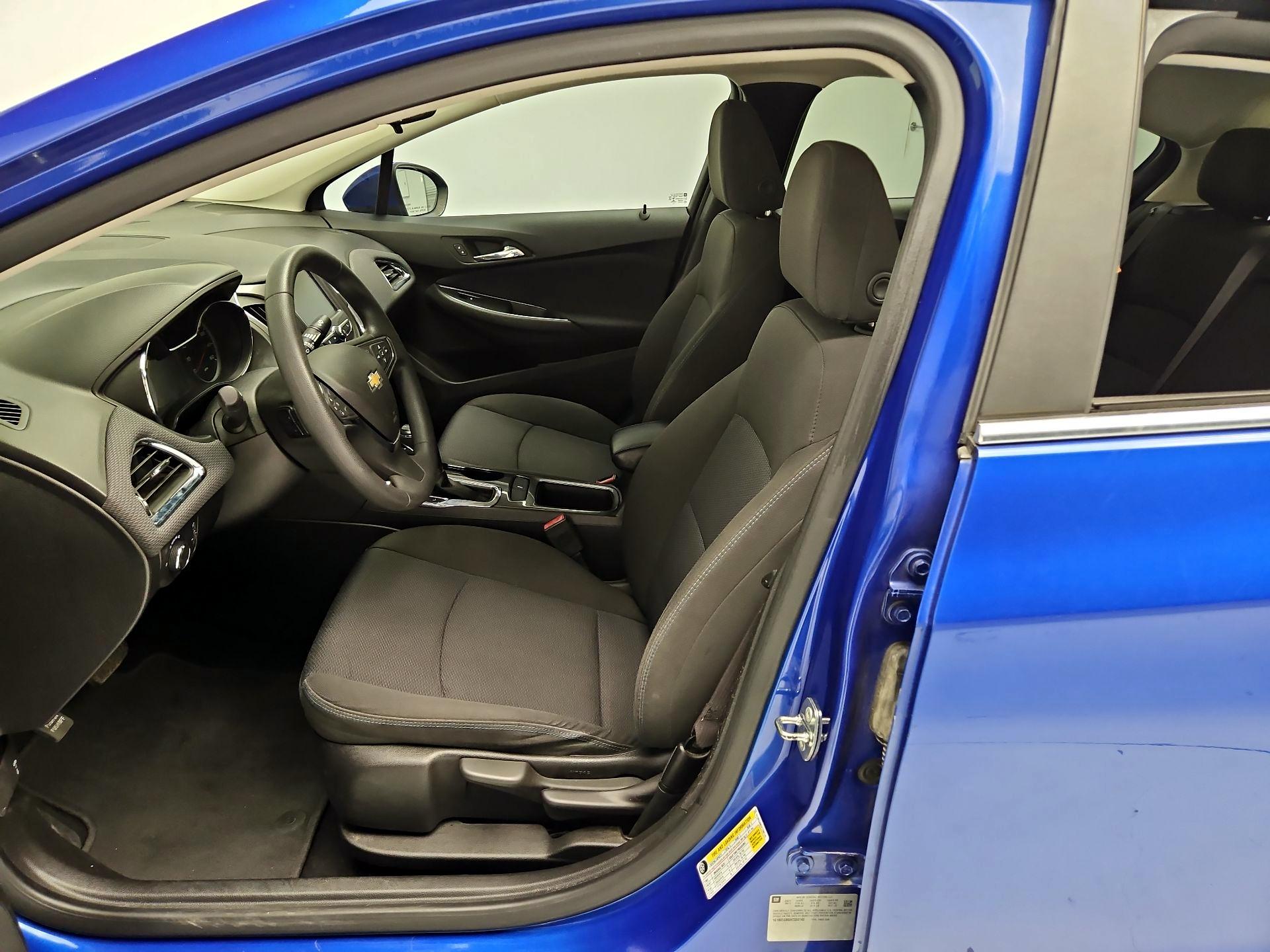 Thumbnail: 2017 Chevrolet Cruze - 11