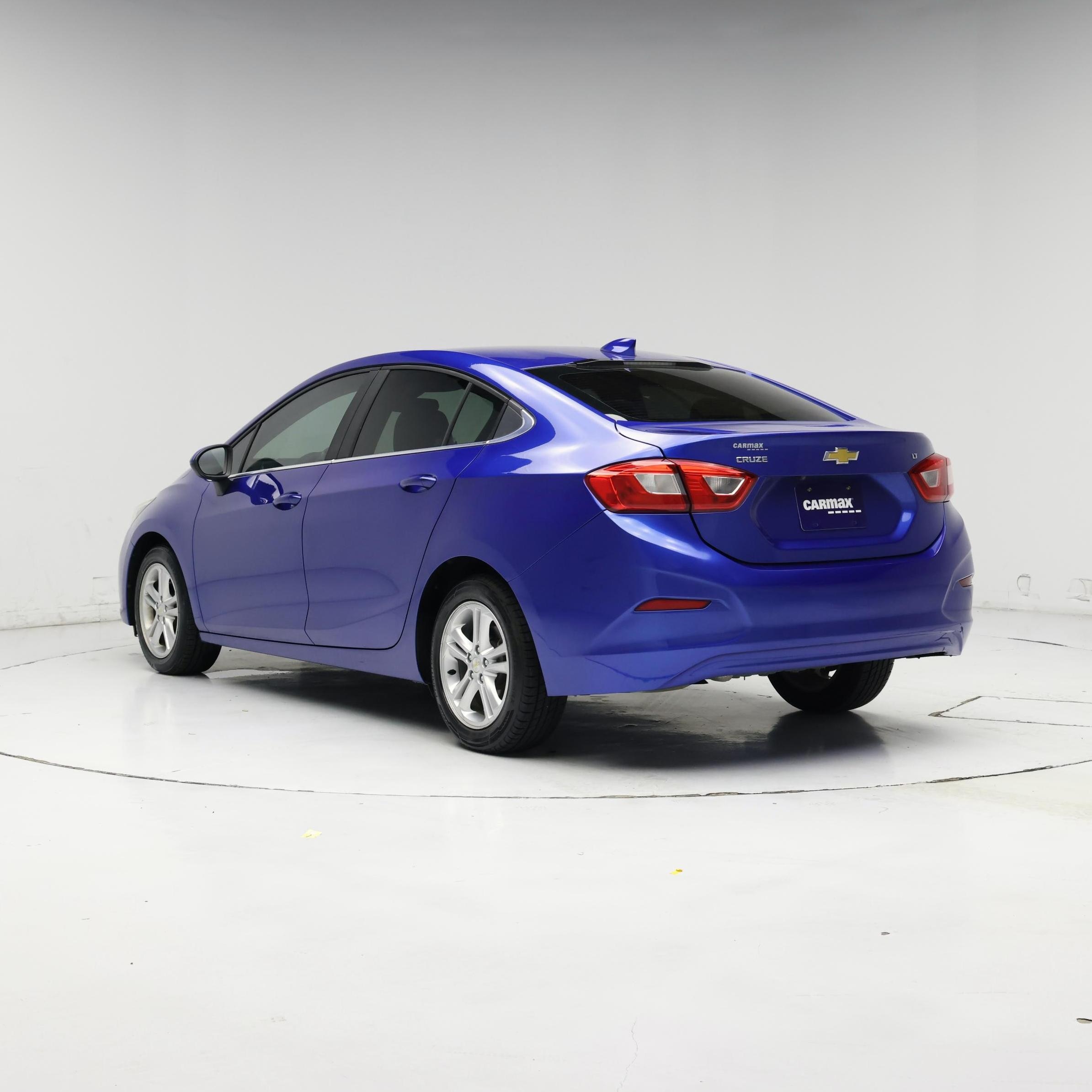 Thumbnail: 2017 Chevrolet Cruze - 2