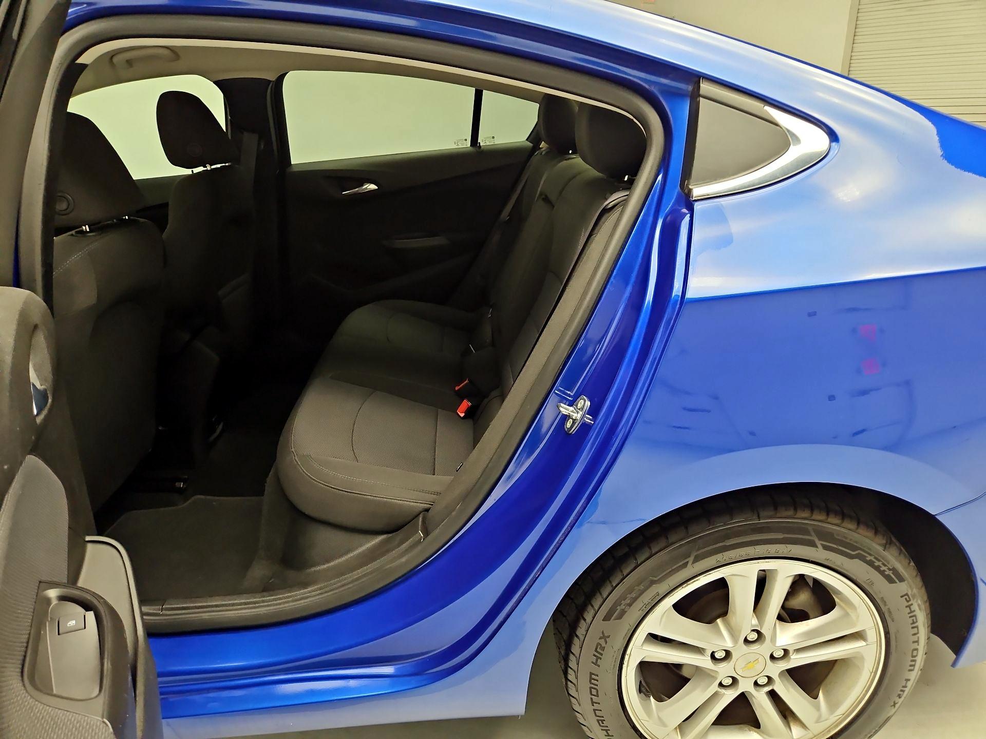 Thumbnail: 2017 Chevrolet Cruze - 19