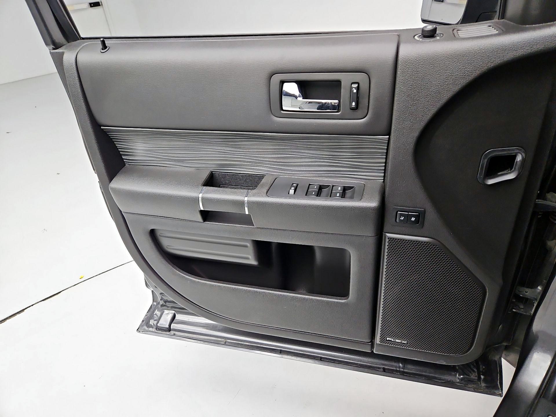 Thumbnail: 2018 Ford Flex - 12