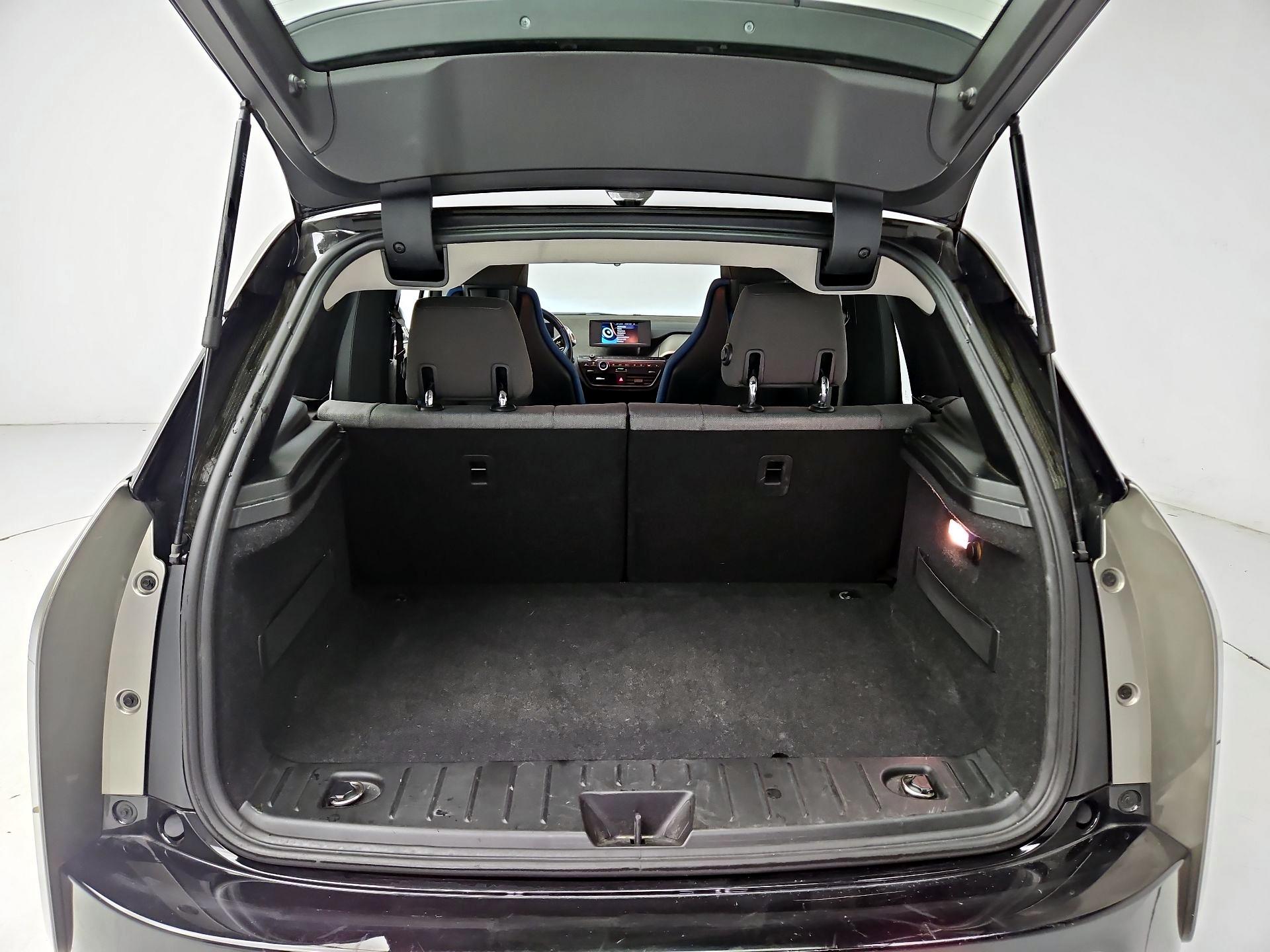 Thumbnail: 2017 BMW i3 - 19