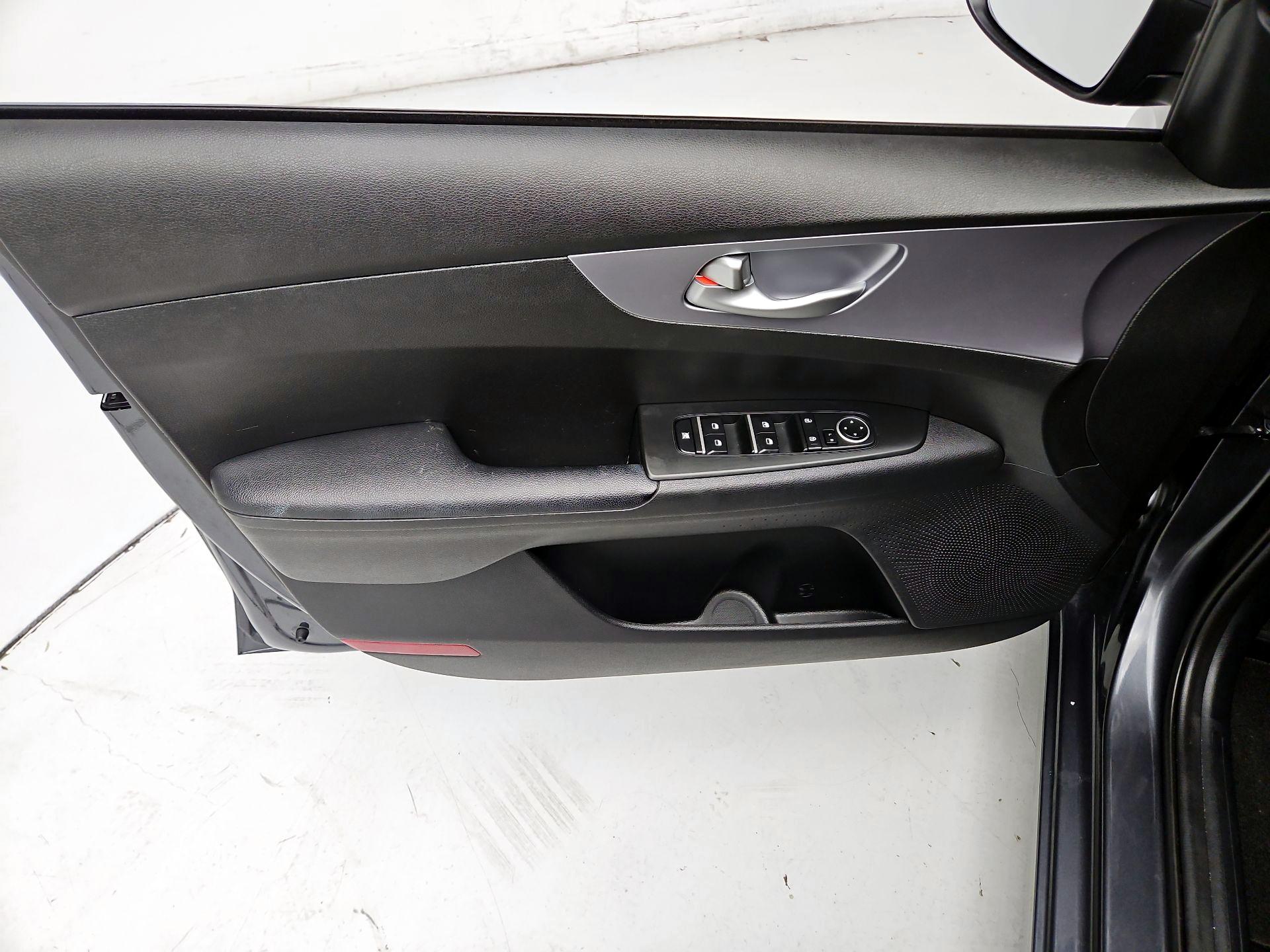 Thumbnail: 2022 Kia Forte - 12