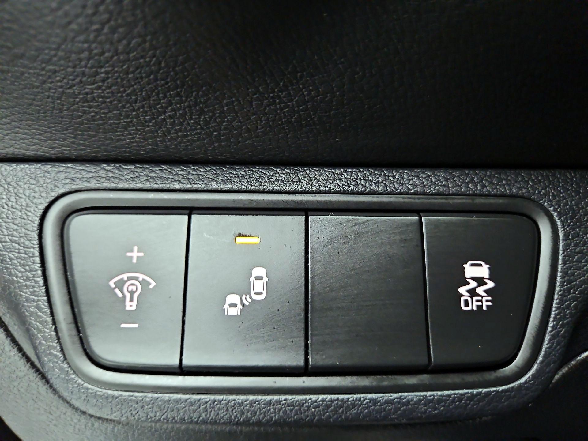 Thumbnail: 2022 Kia Forte - 13