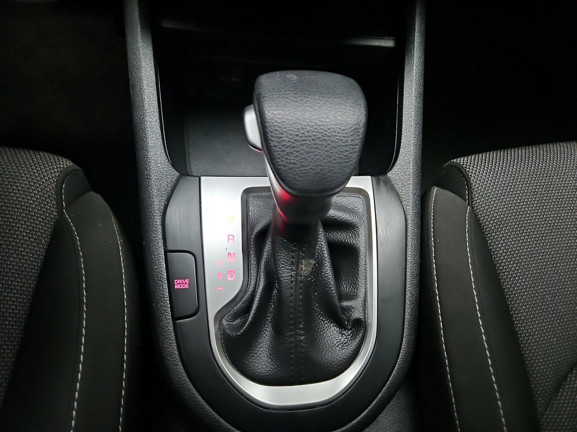 Thumbnail: 2022 Kia Forte - 17