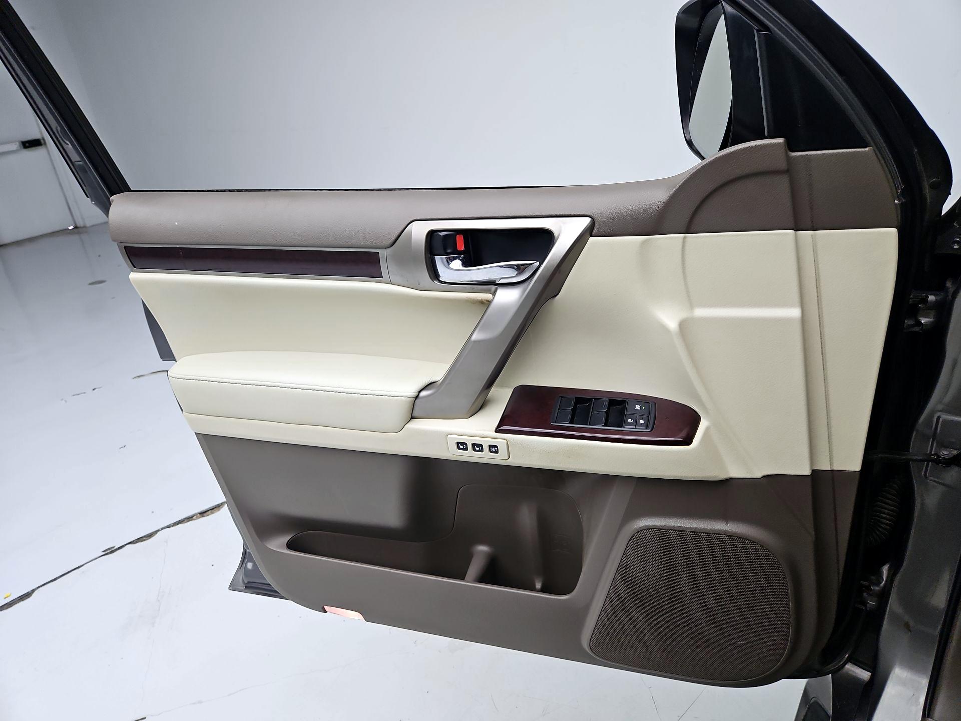 Thumbnail: 2014 Lexus GX - 12