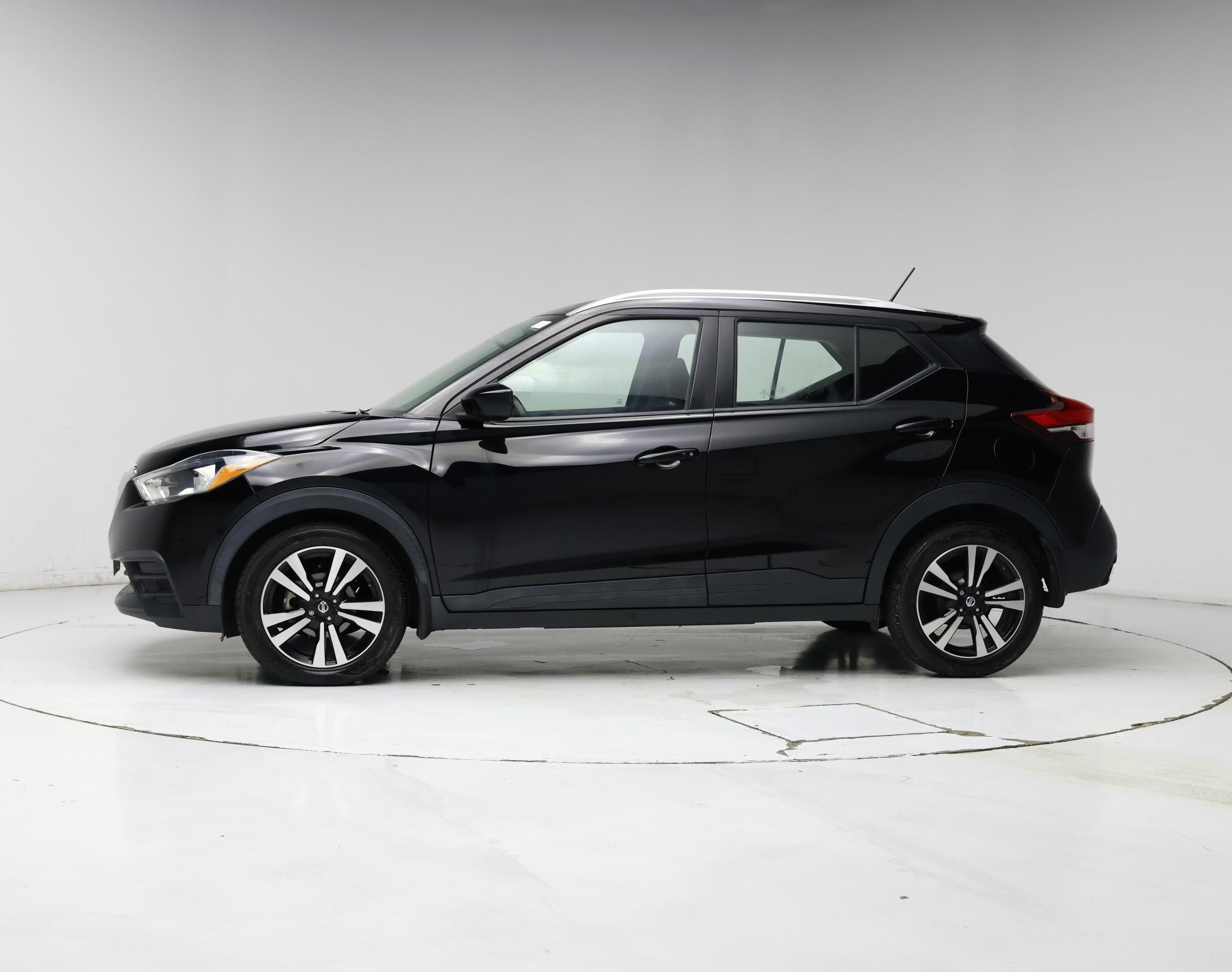 Thumbnail: 2019 Nissan Kicks - 3