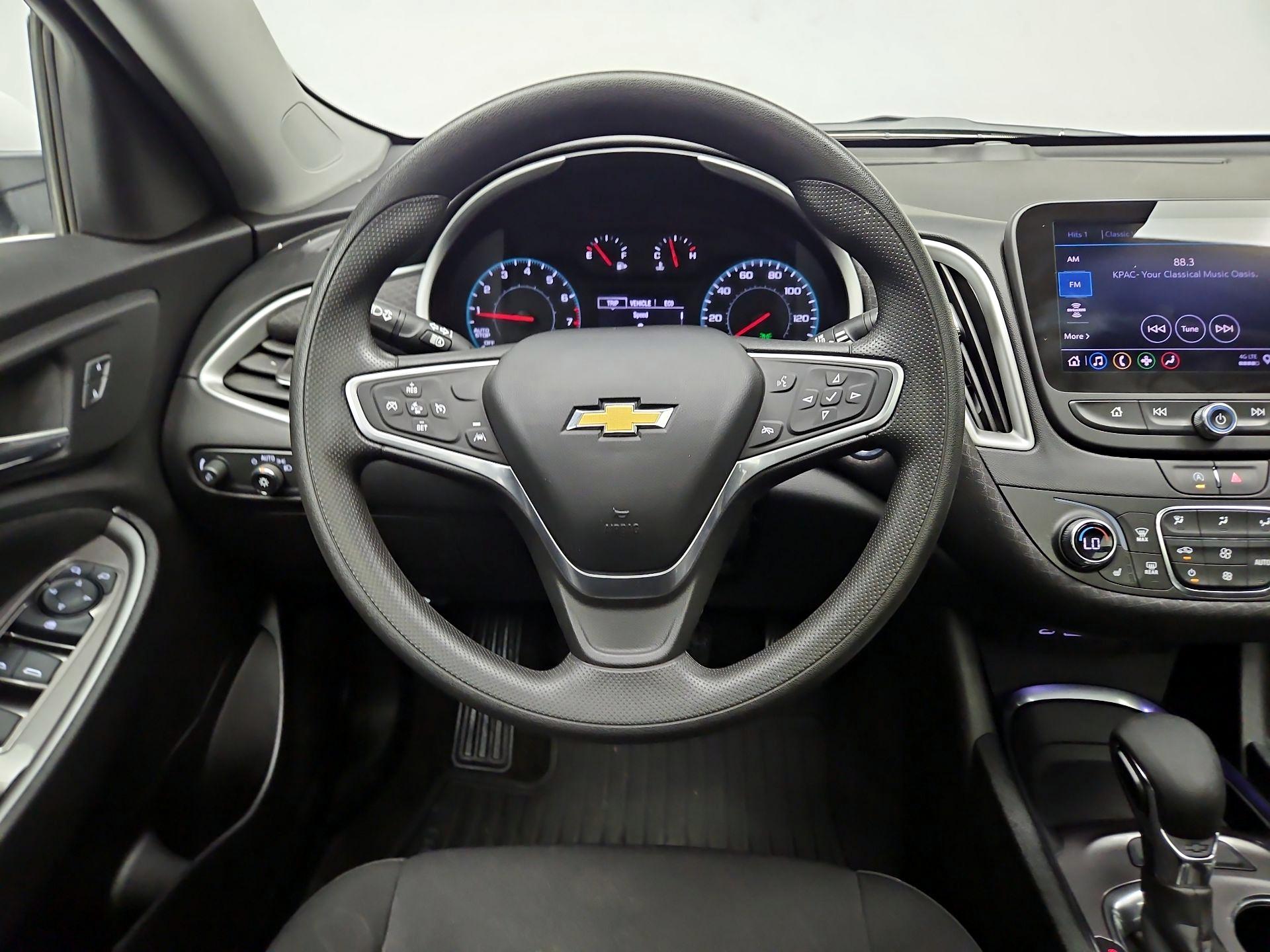 Thumbnail: 2023 Chevrolet Malibu - 10