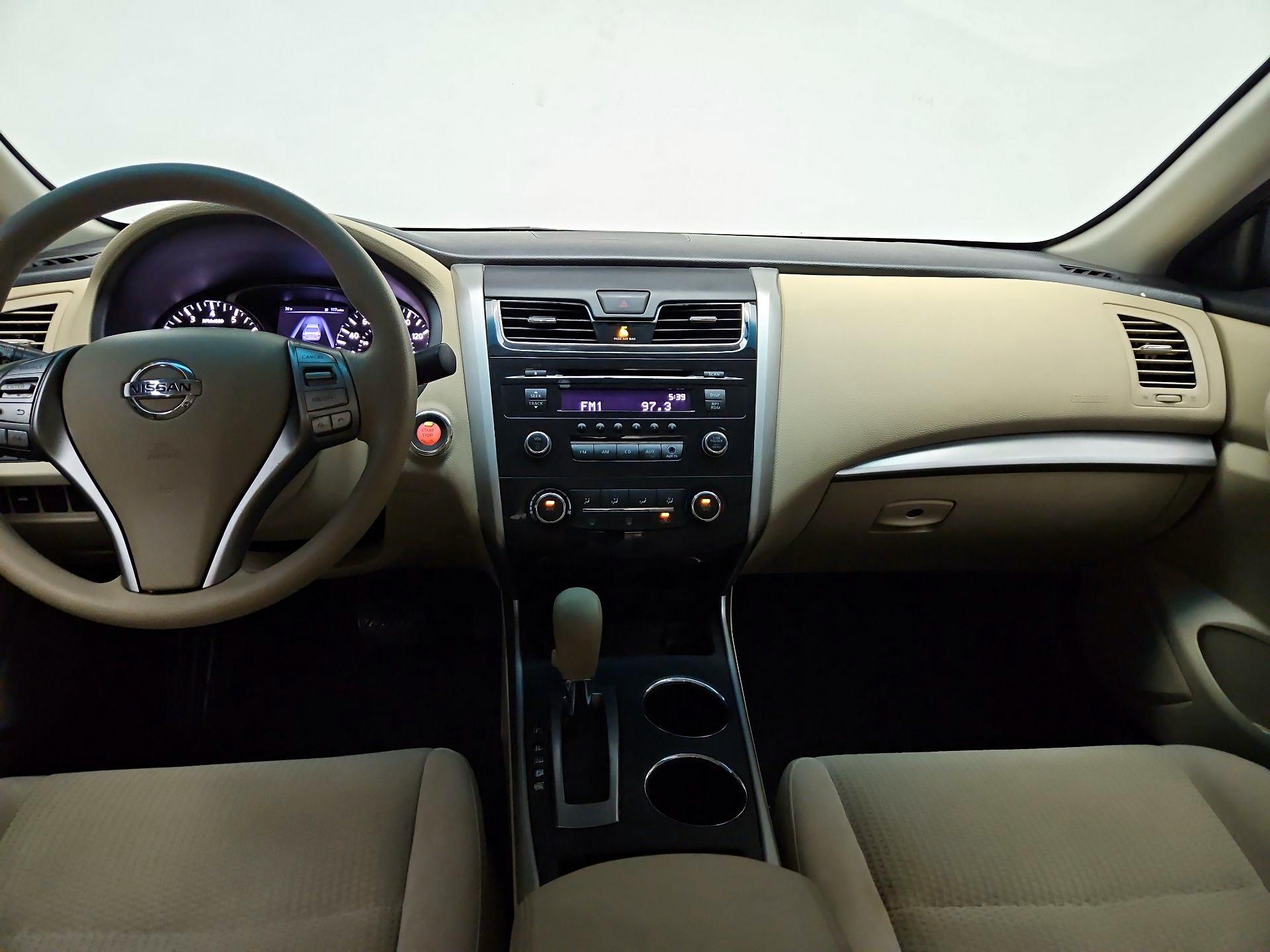 Thumbnail: 2015 Nissan Altima - 9