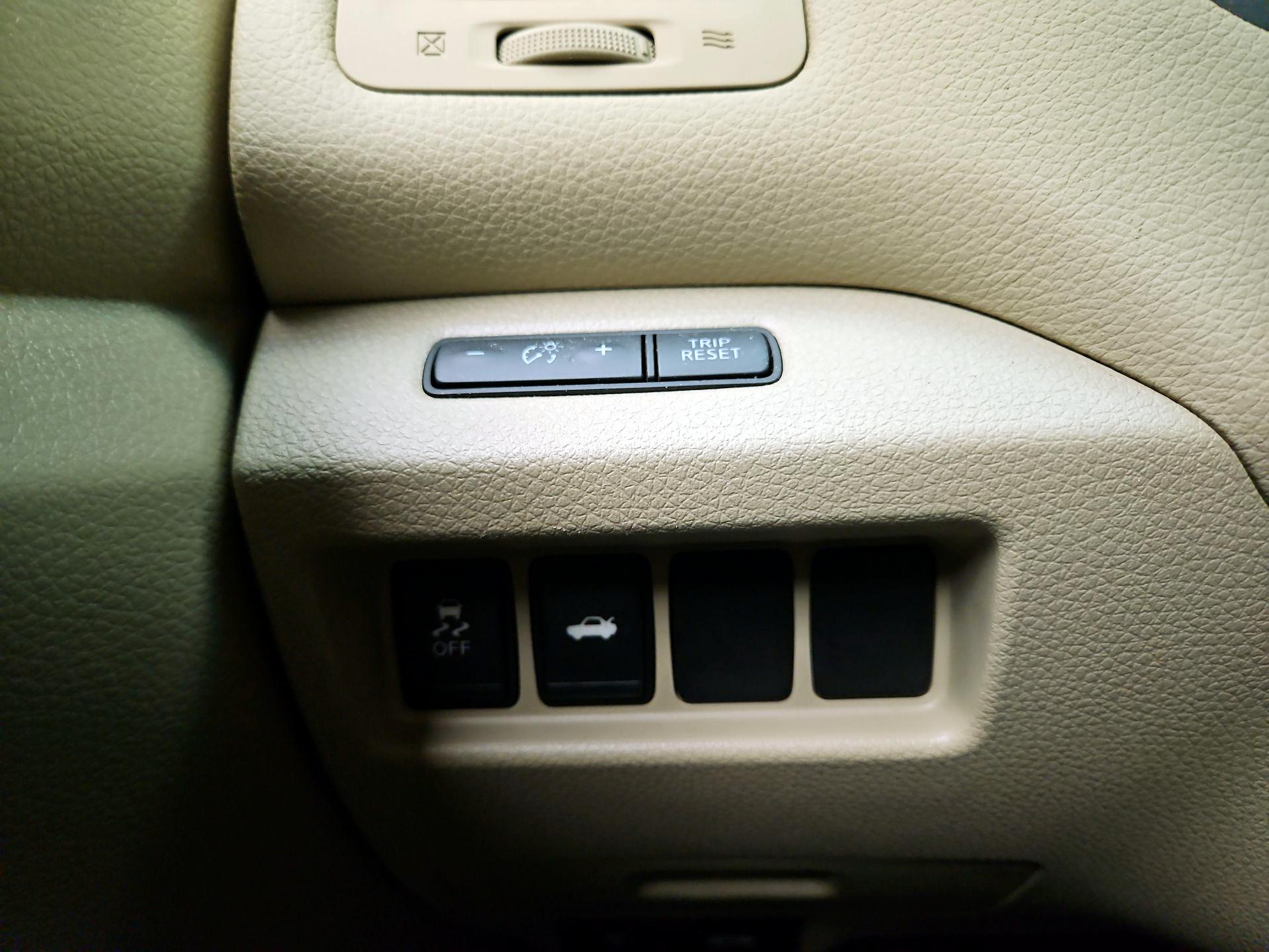 Thumbnail: 2015 Nissan Altima - 13