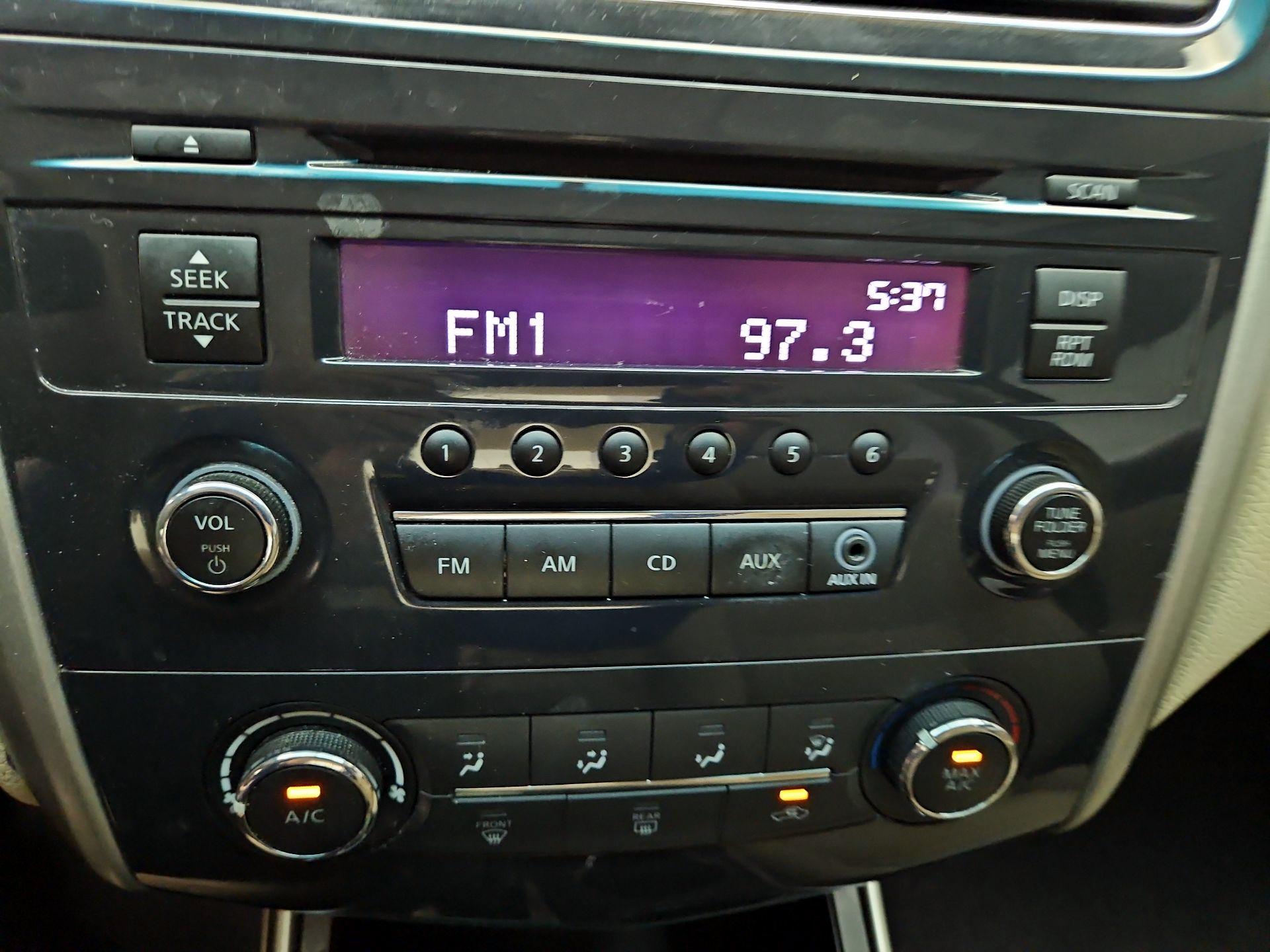 Thumbnail: 2015 Nissan Altima - 14