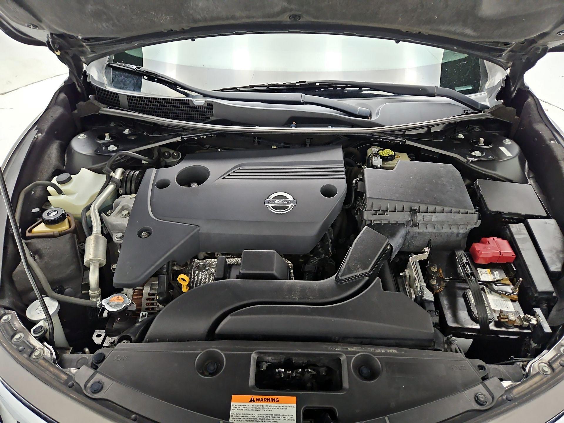 Thumbnail: 2015 Nissan Altima - 20