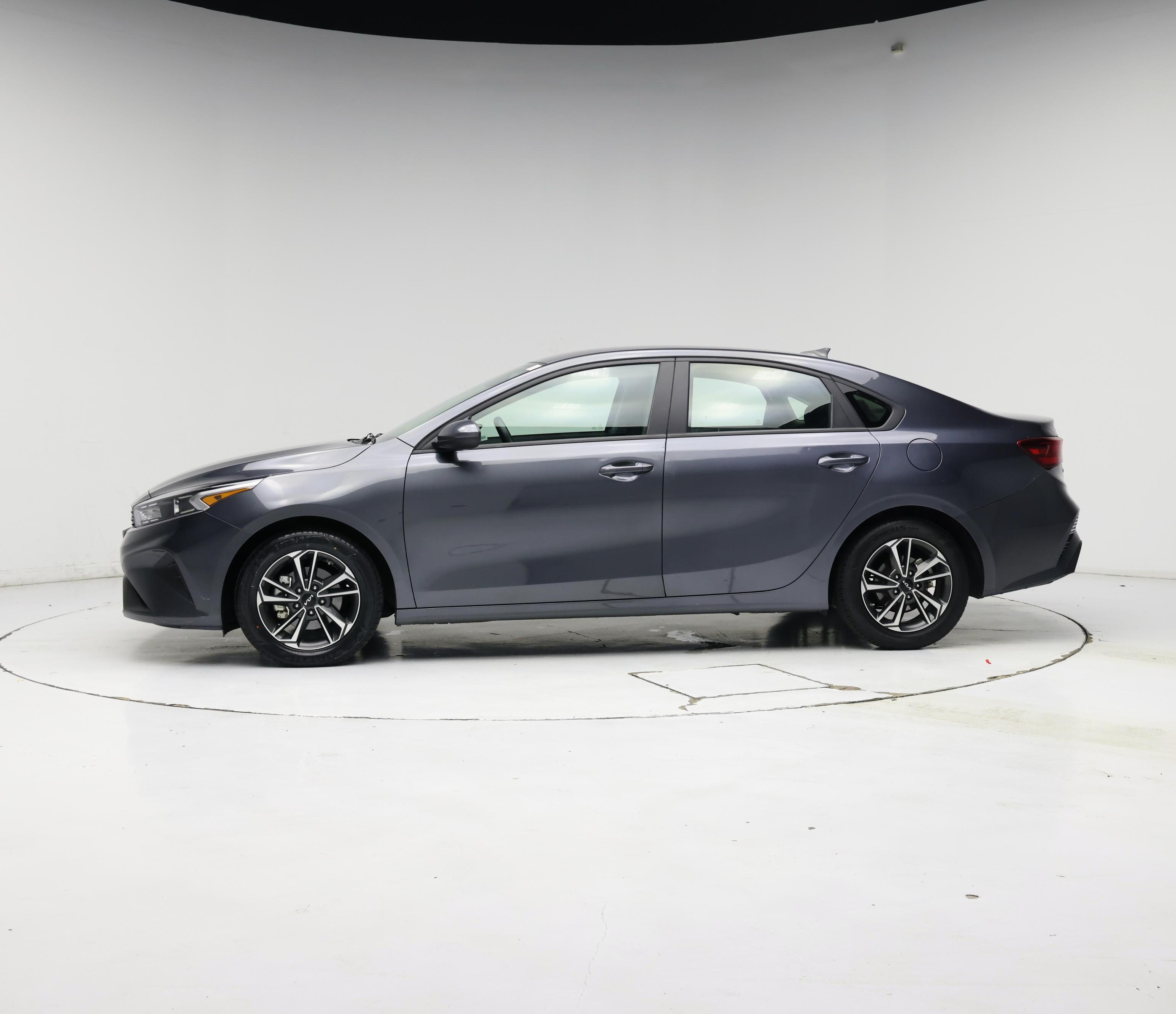 Thumbnail: 2024 Kia Forte - 3