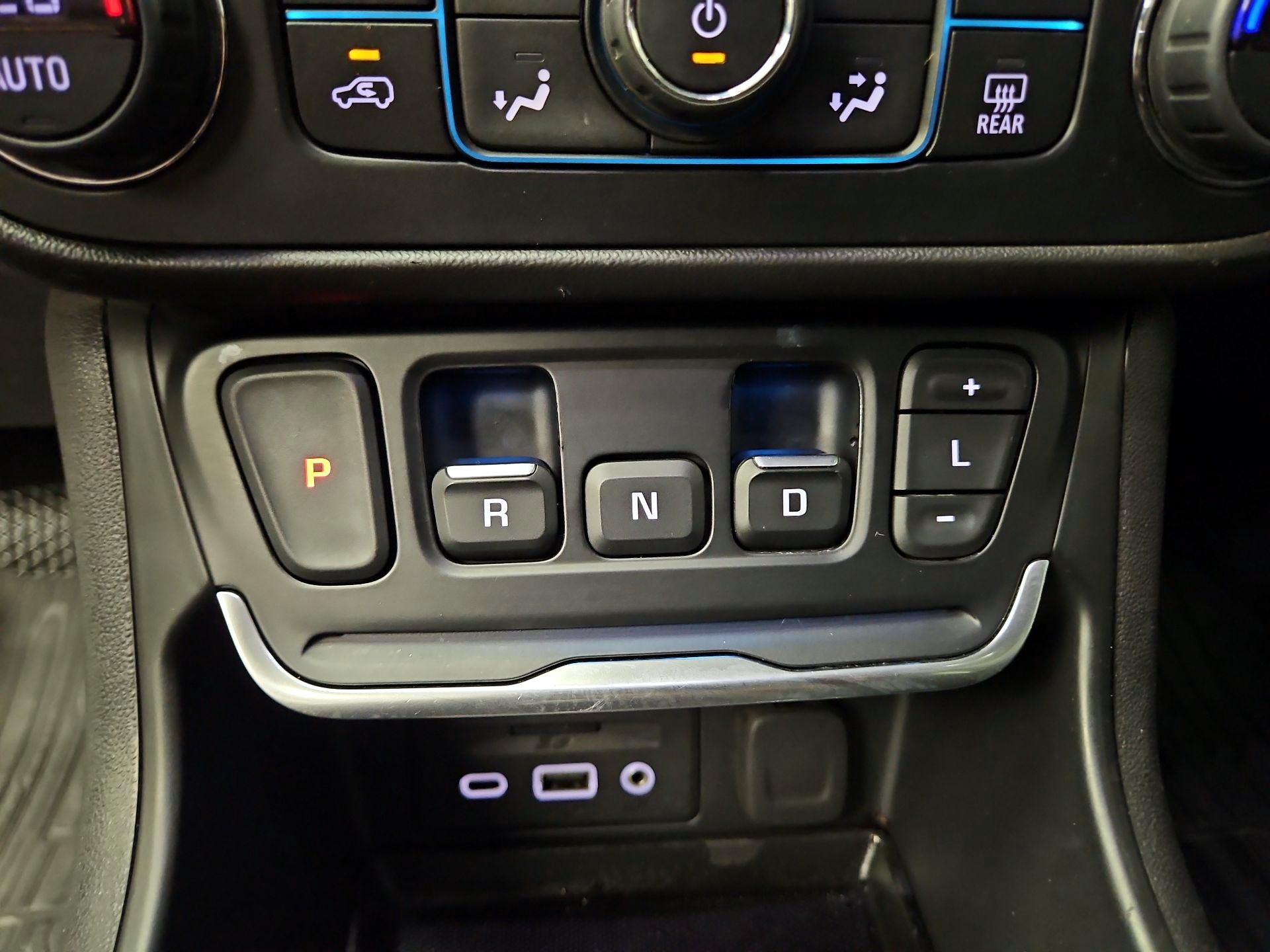 Thumbnail: 2020 GMC Terrain - 17