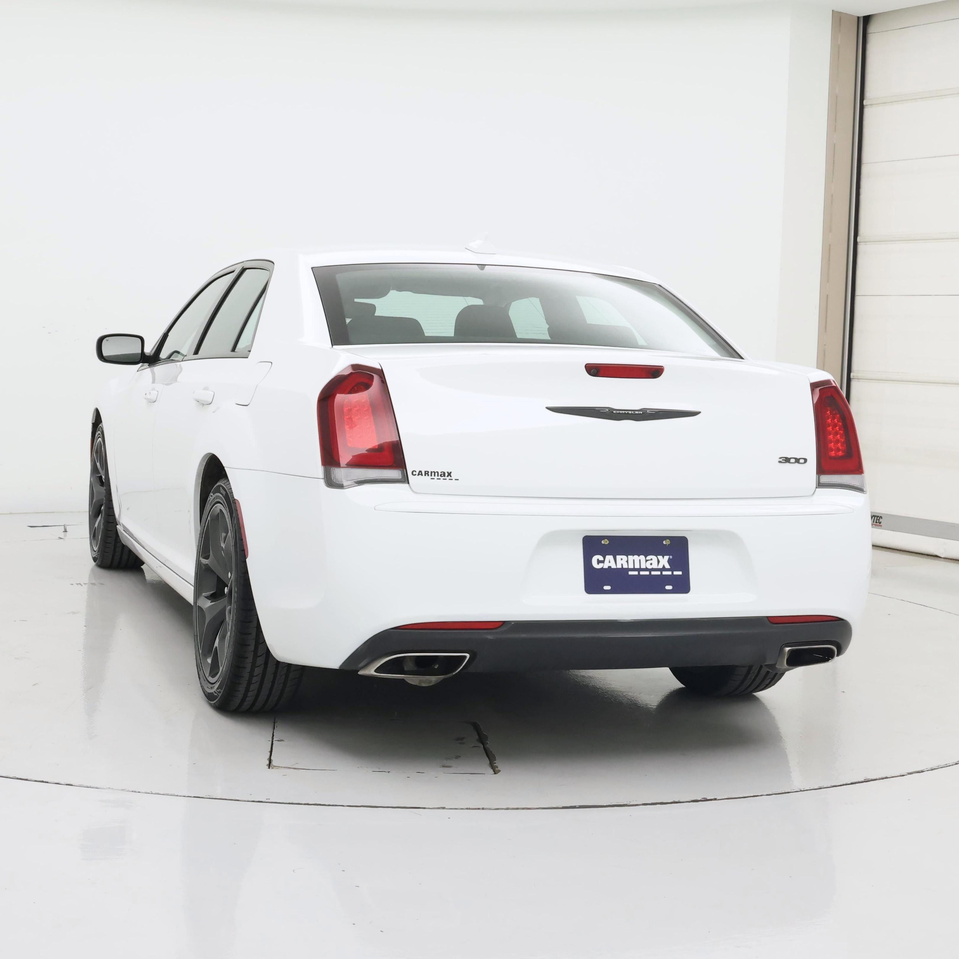Thumbnail: 2023 Chrysler 300 - 2