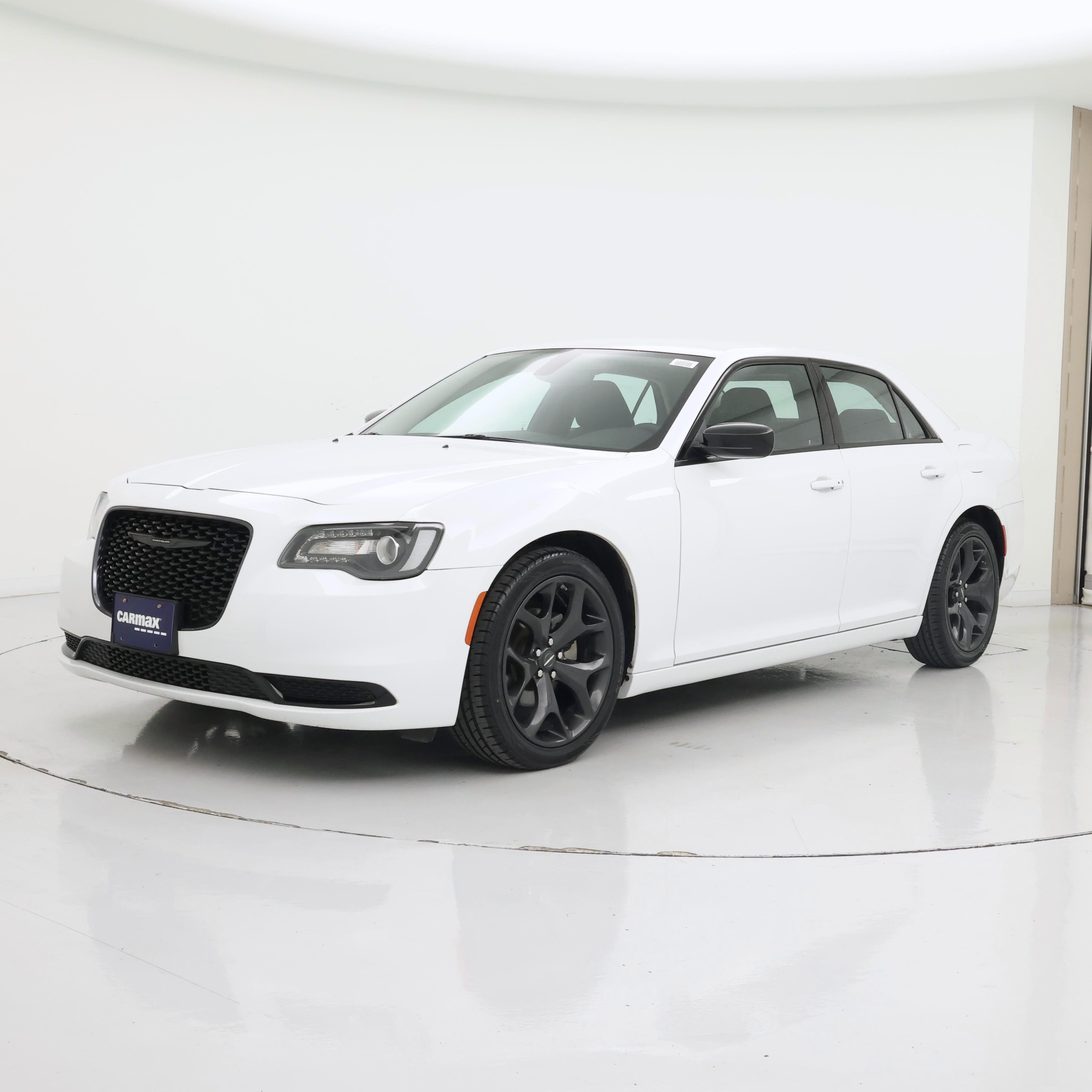 Thumbnail: 2023 Chrysler 300 - 4