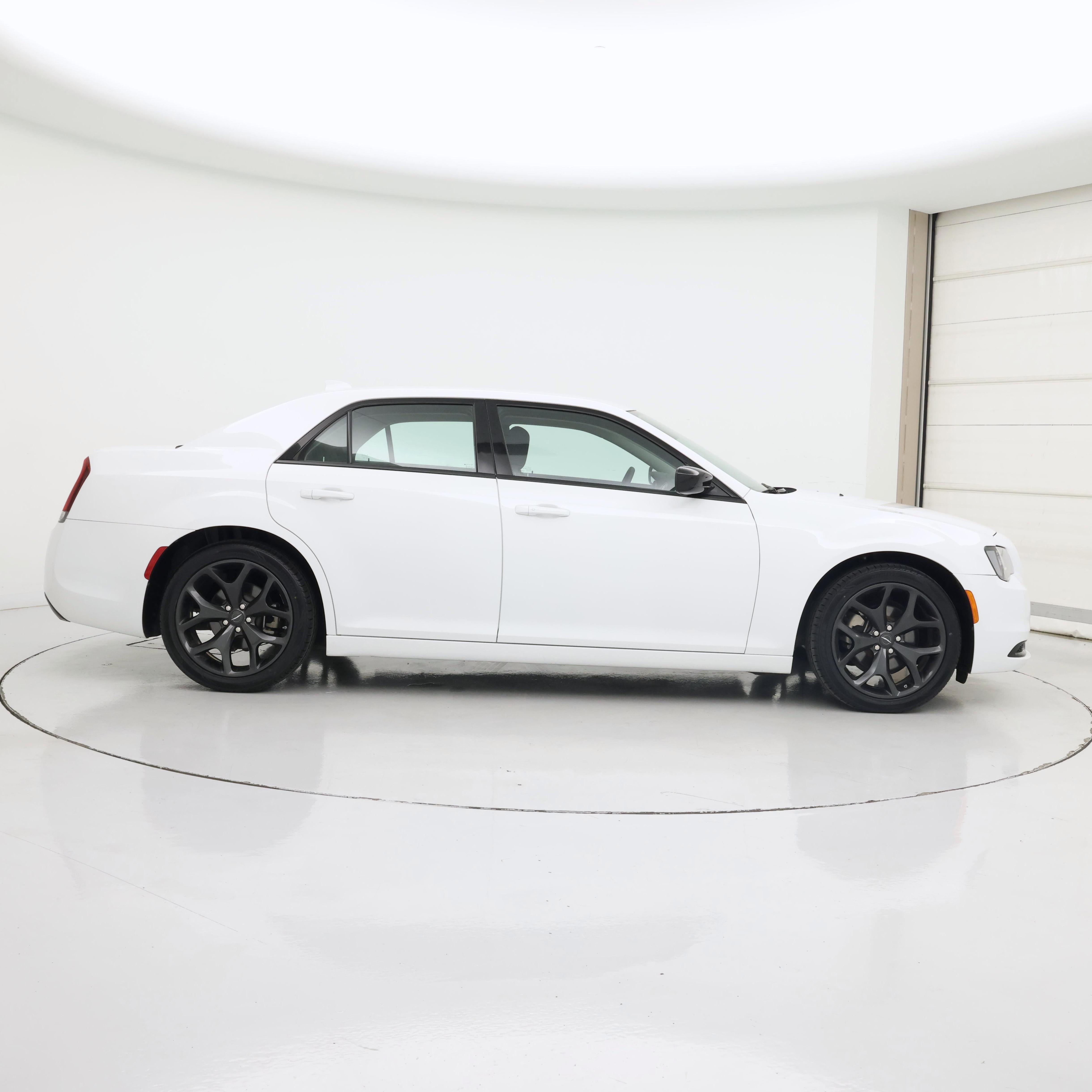 Thumbnail: 2023 Chrysler 300 - 7