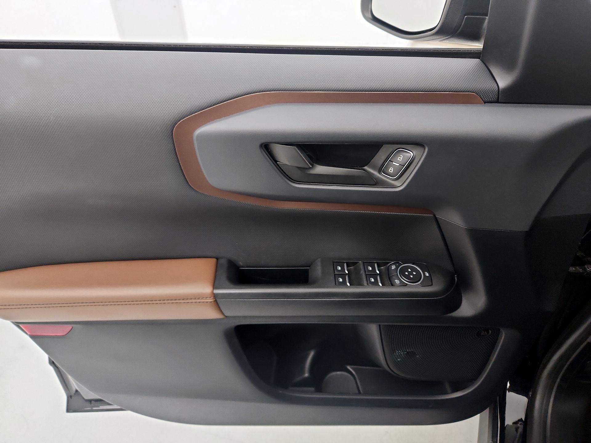 Thumbnail: 2022 Ford Bronco Sport - 12