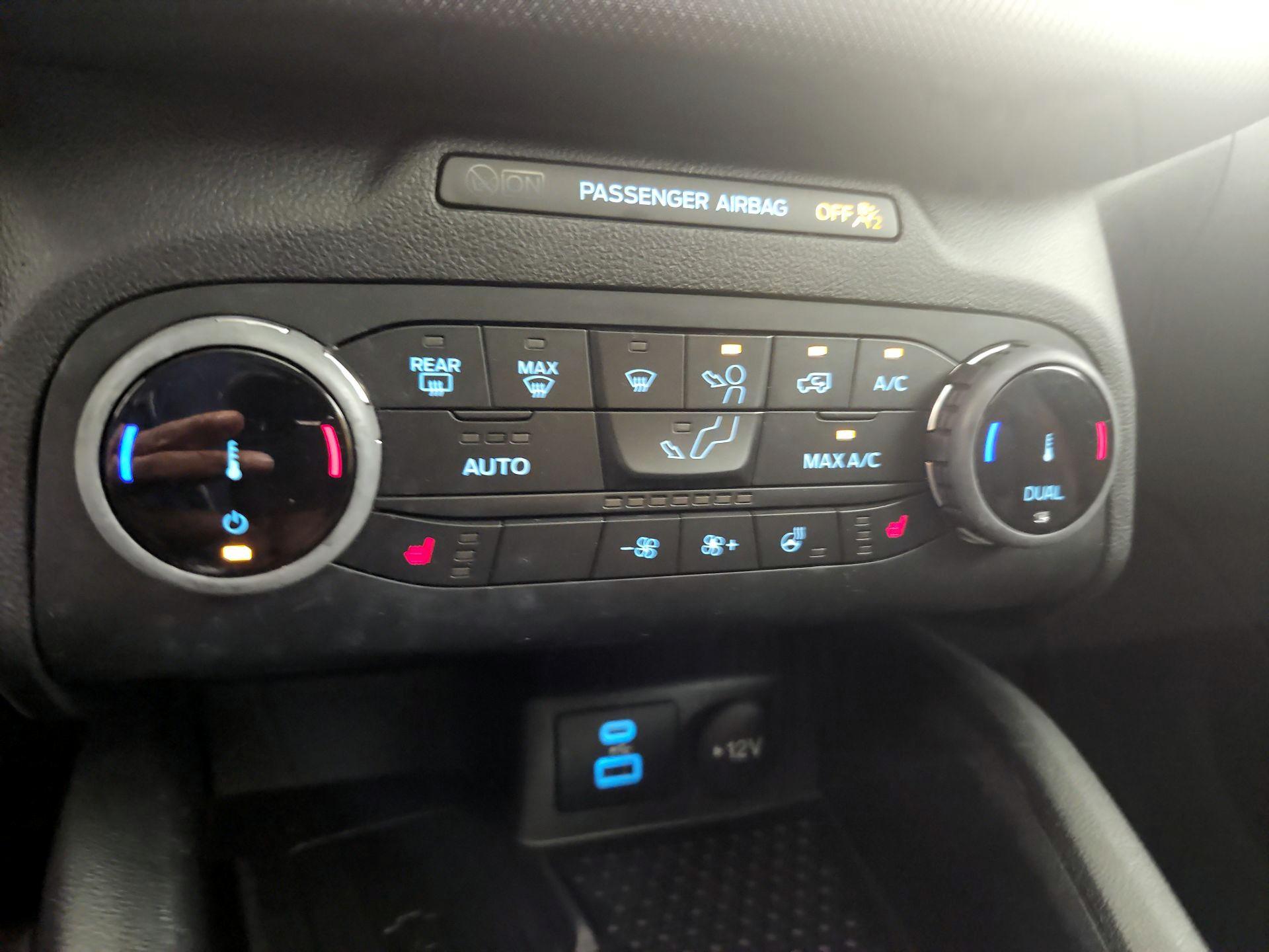 Thumbnail: 2022 Ford Bronco Sport - 16