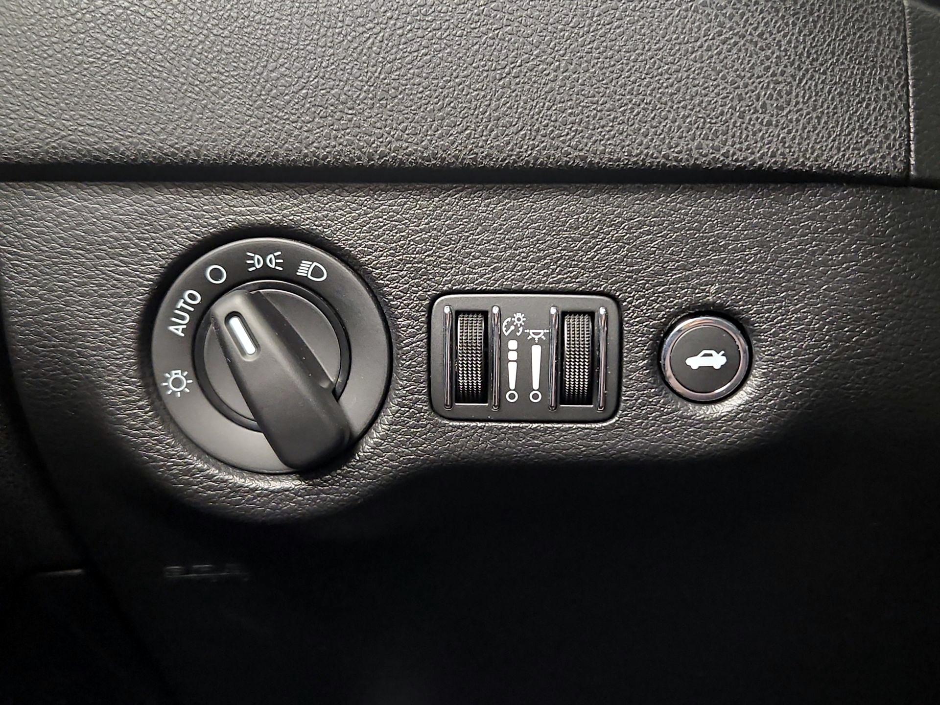 Thumbnail: 2021 Dodge Charger - 13