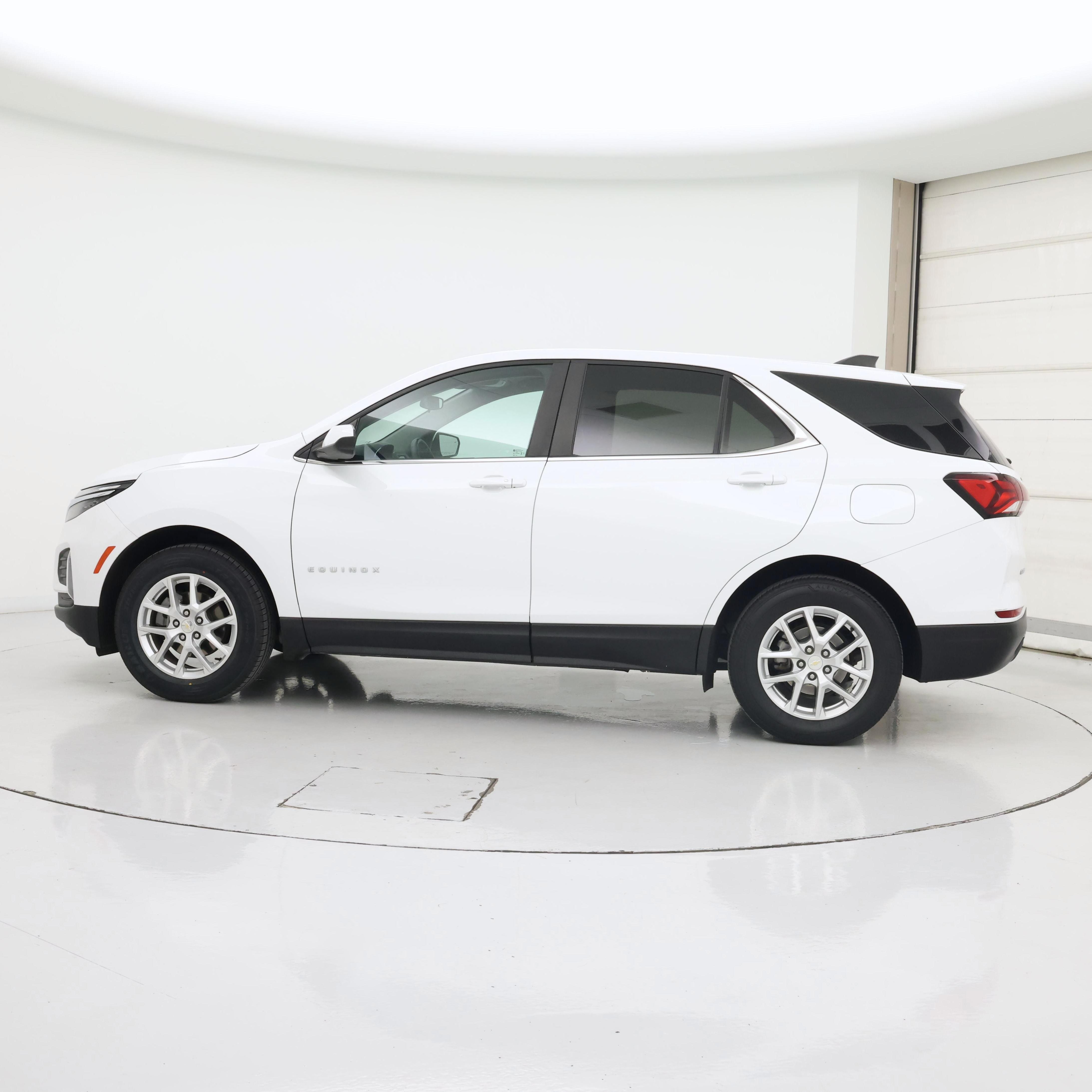 Thumbnail: 2023 Chevrolet Equinox - 3