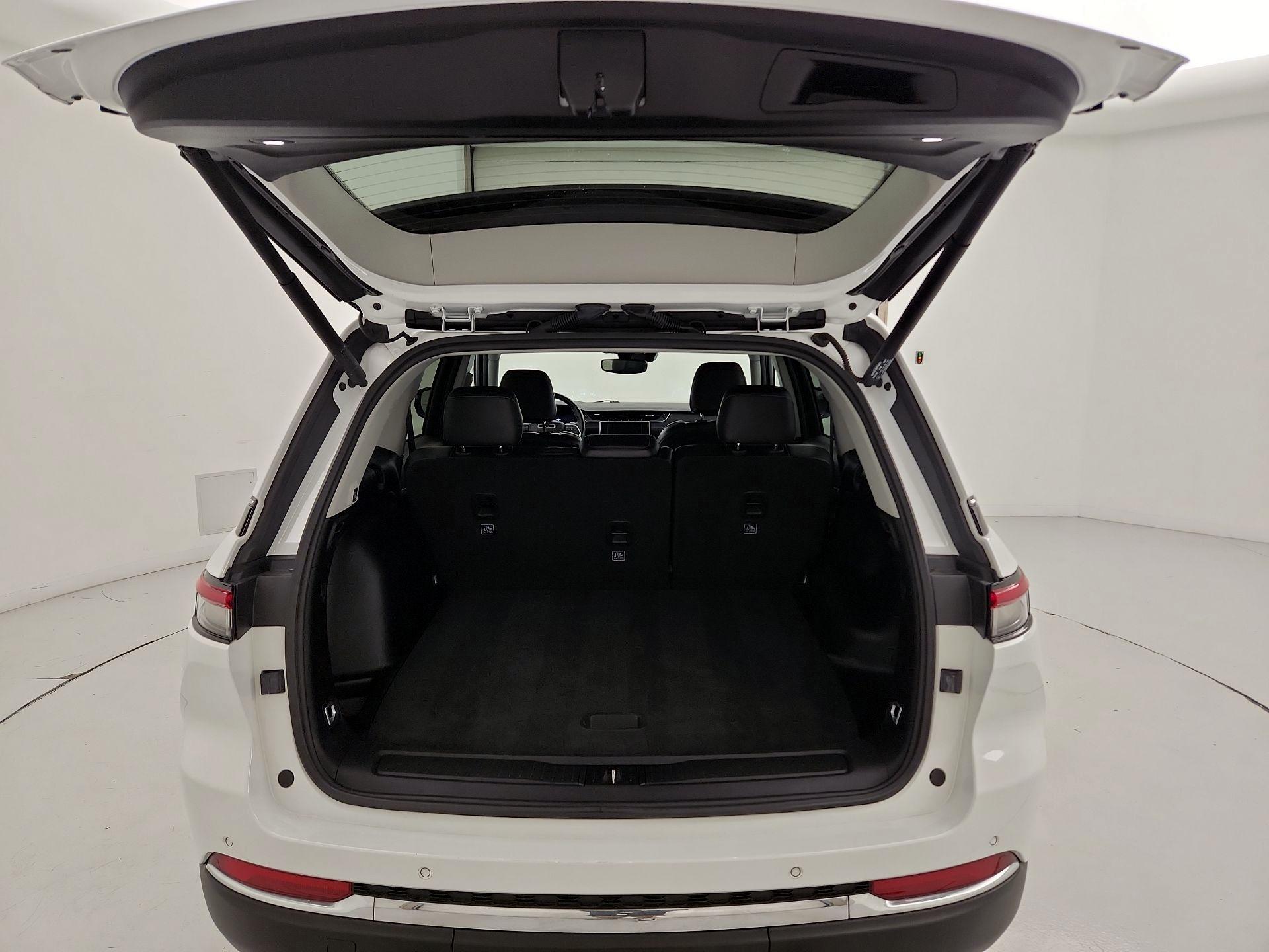 Thumbnail: 2022 Jeep Grand Cherokee - 20