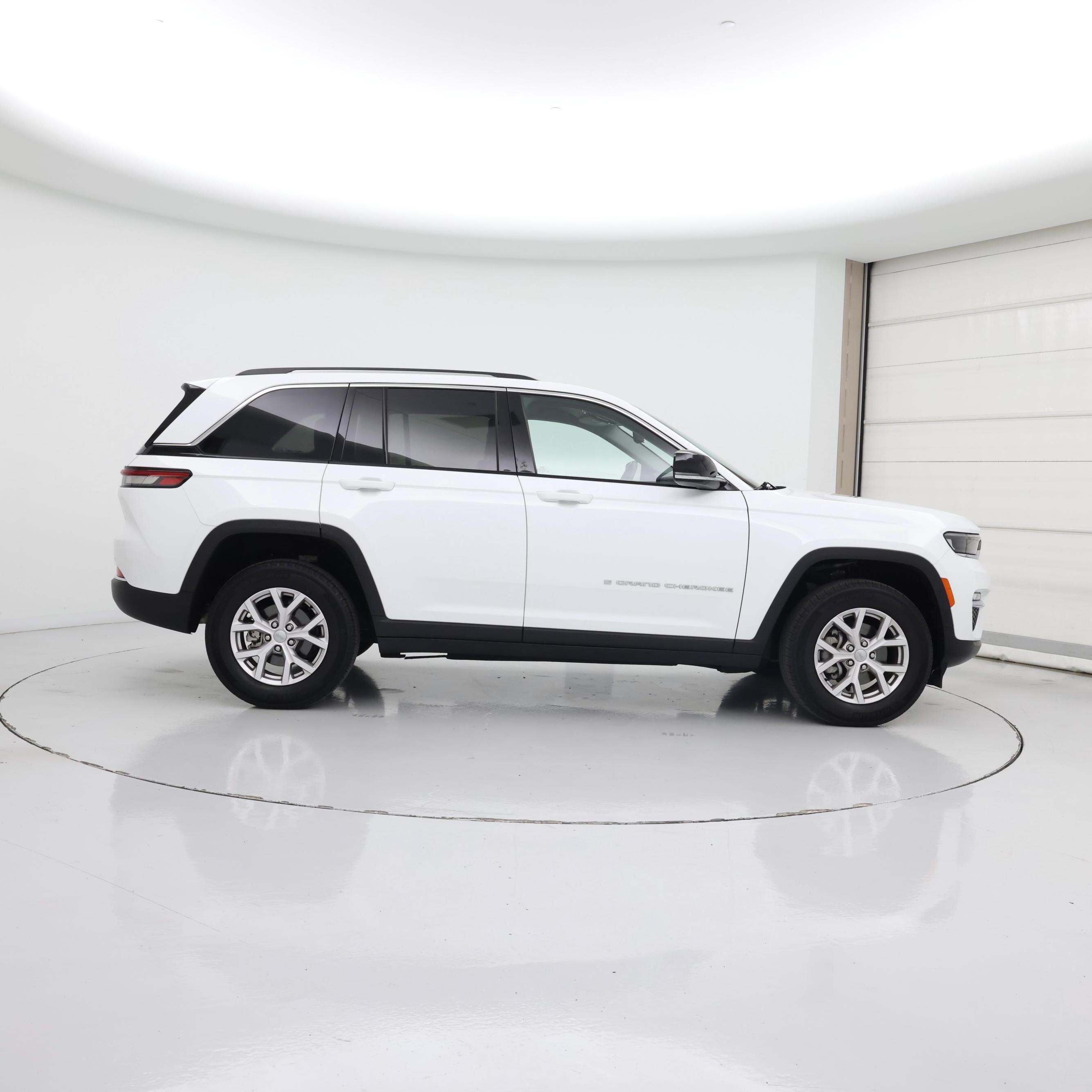 Thumbnail: 2022 Jeep Grand Cherokee - 7