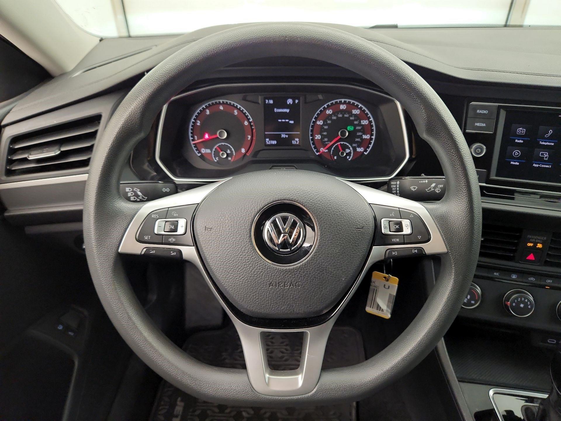 Thumbnail: 2021 Volkswagen Jetta - 10